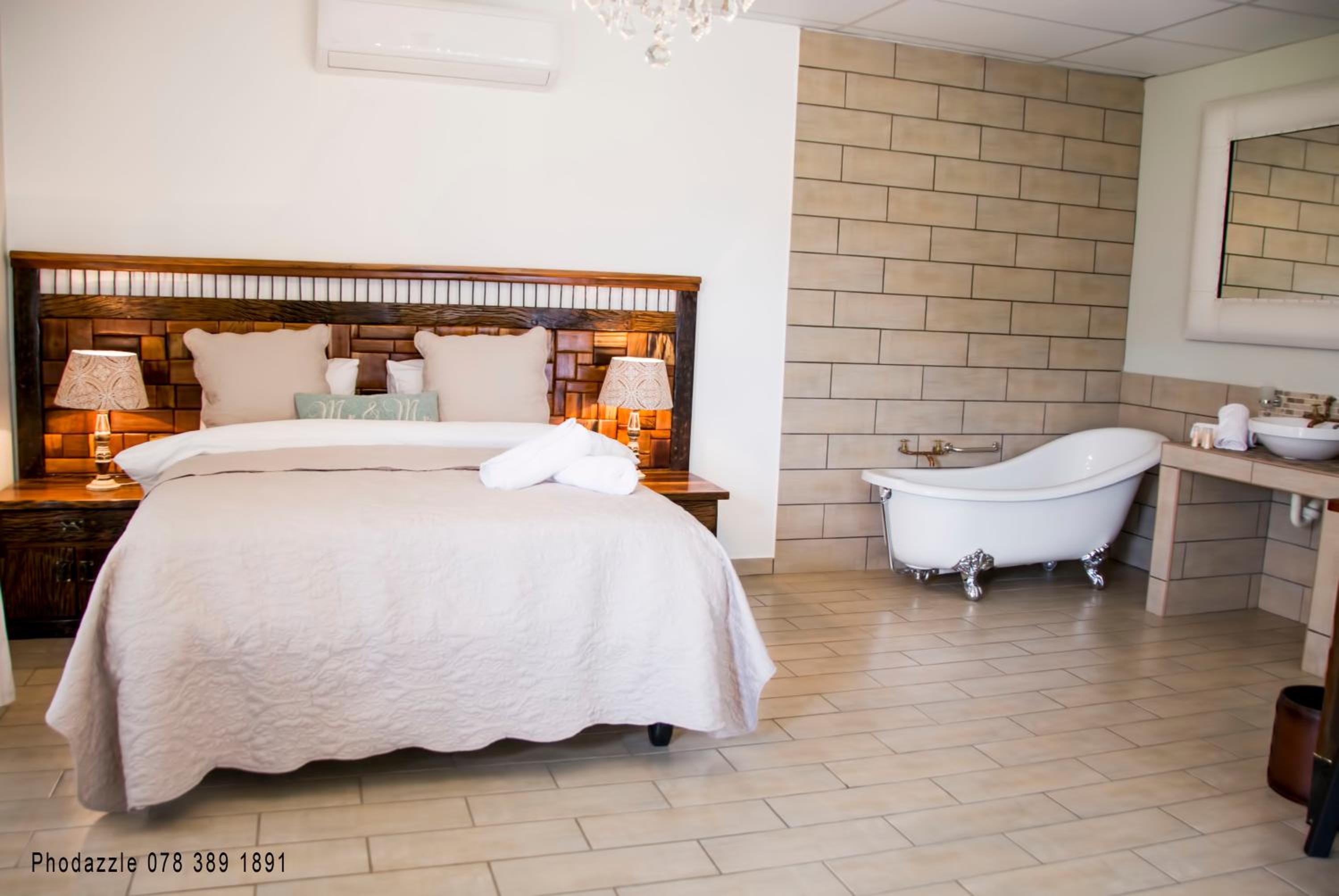 King Suite - Photo 4