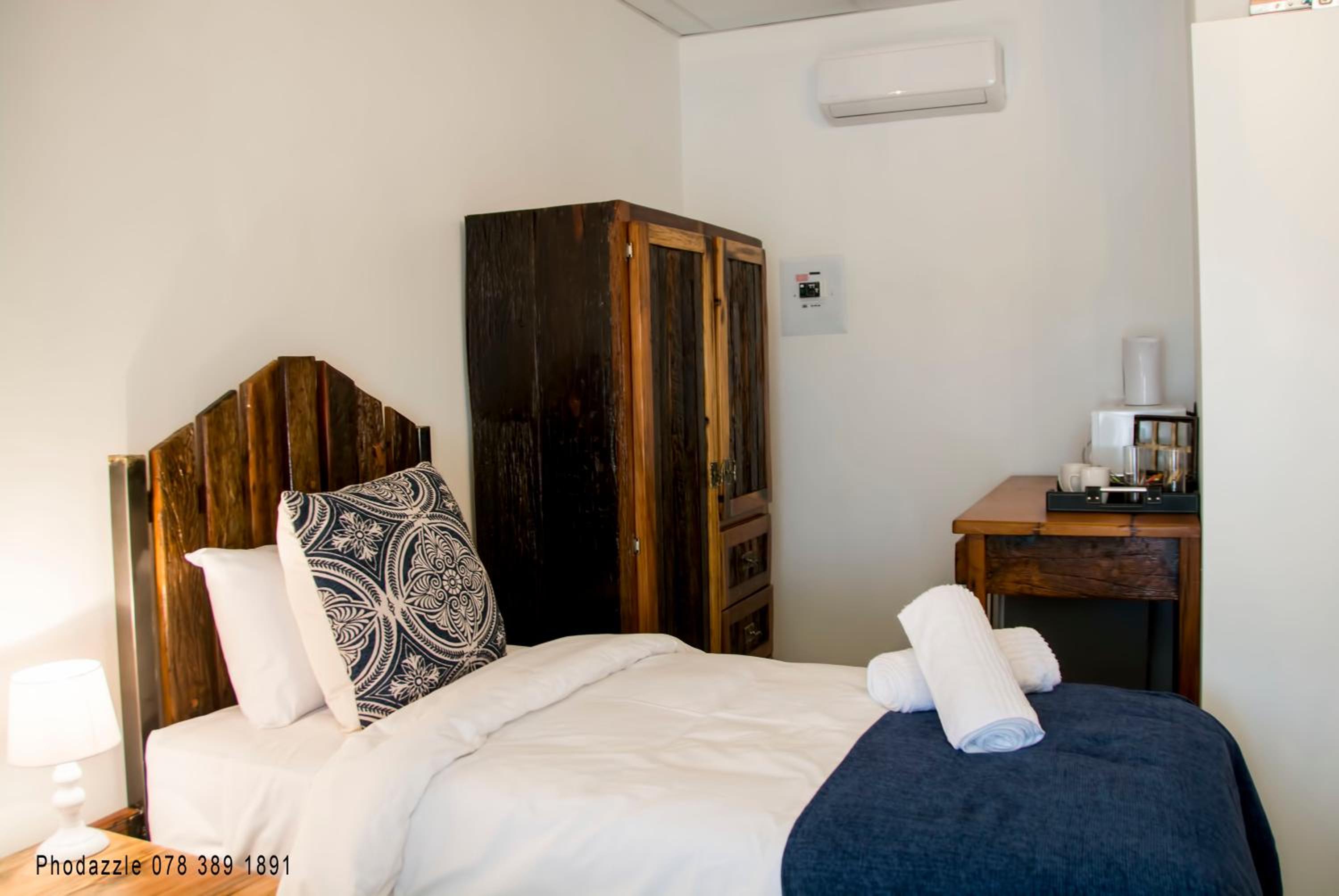Standard Suite - Photo 4