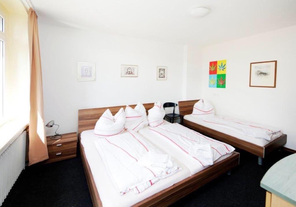 Triple Room with Shared Bathroom photo 1