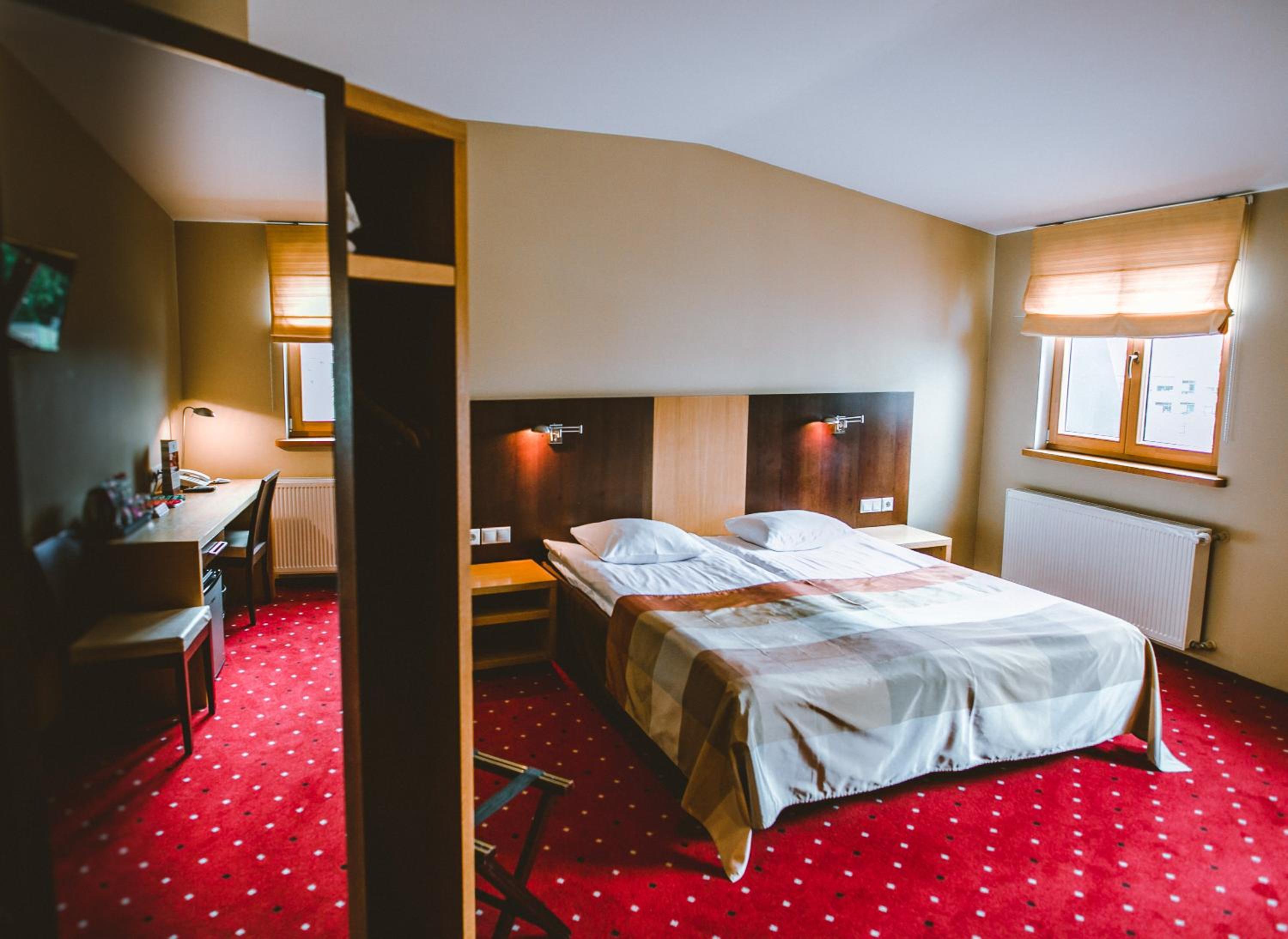 Superior Double or Twin Room with Air-conditioning  - Photo 8