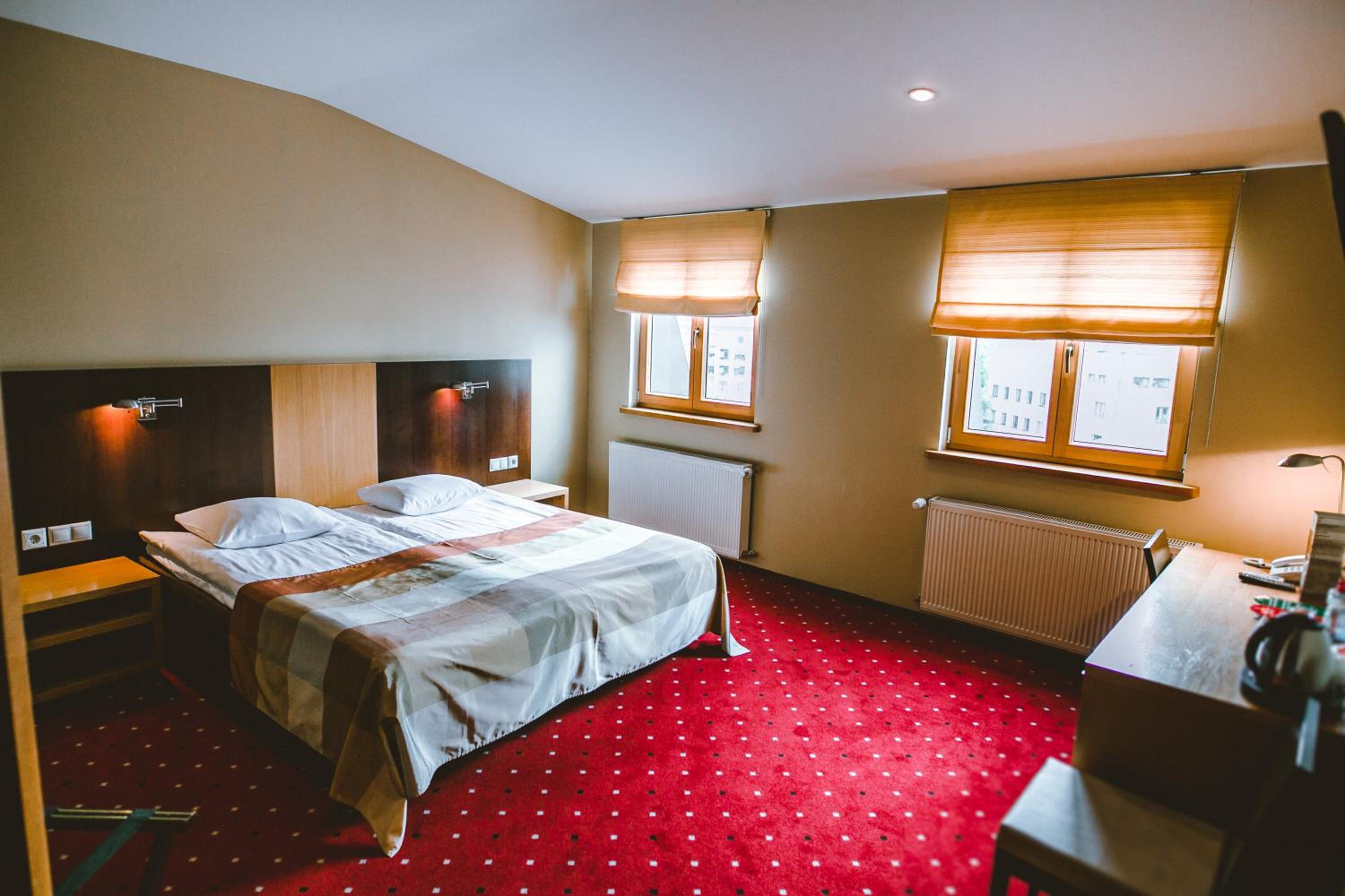 Superior Double or Twin Room with Air-conditioning  - Photo 1