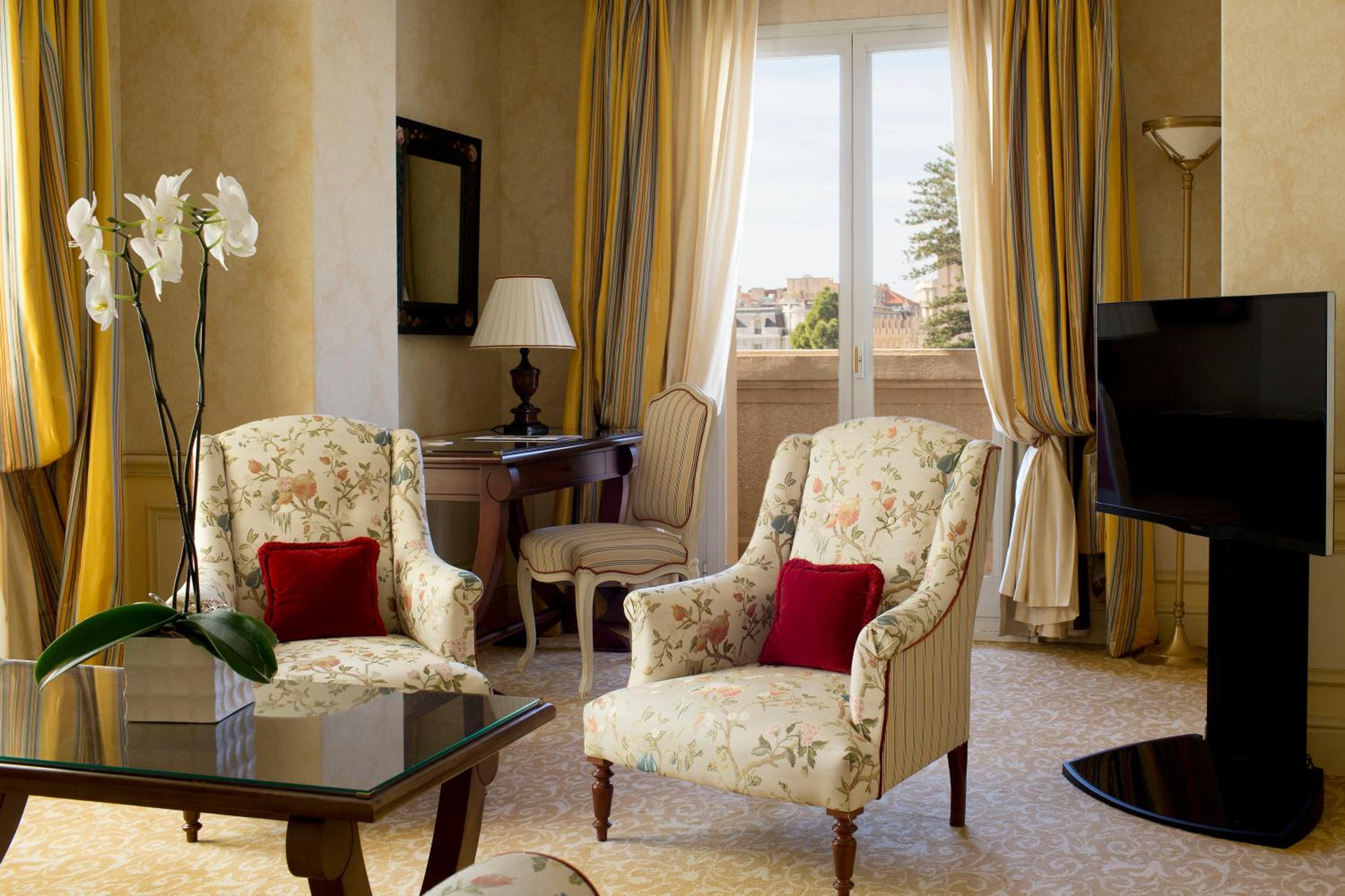Deluxe Suite