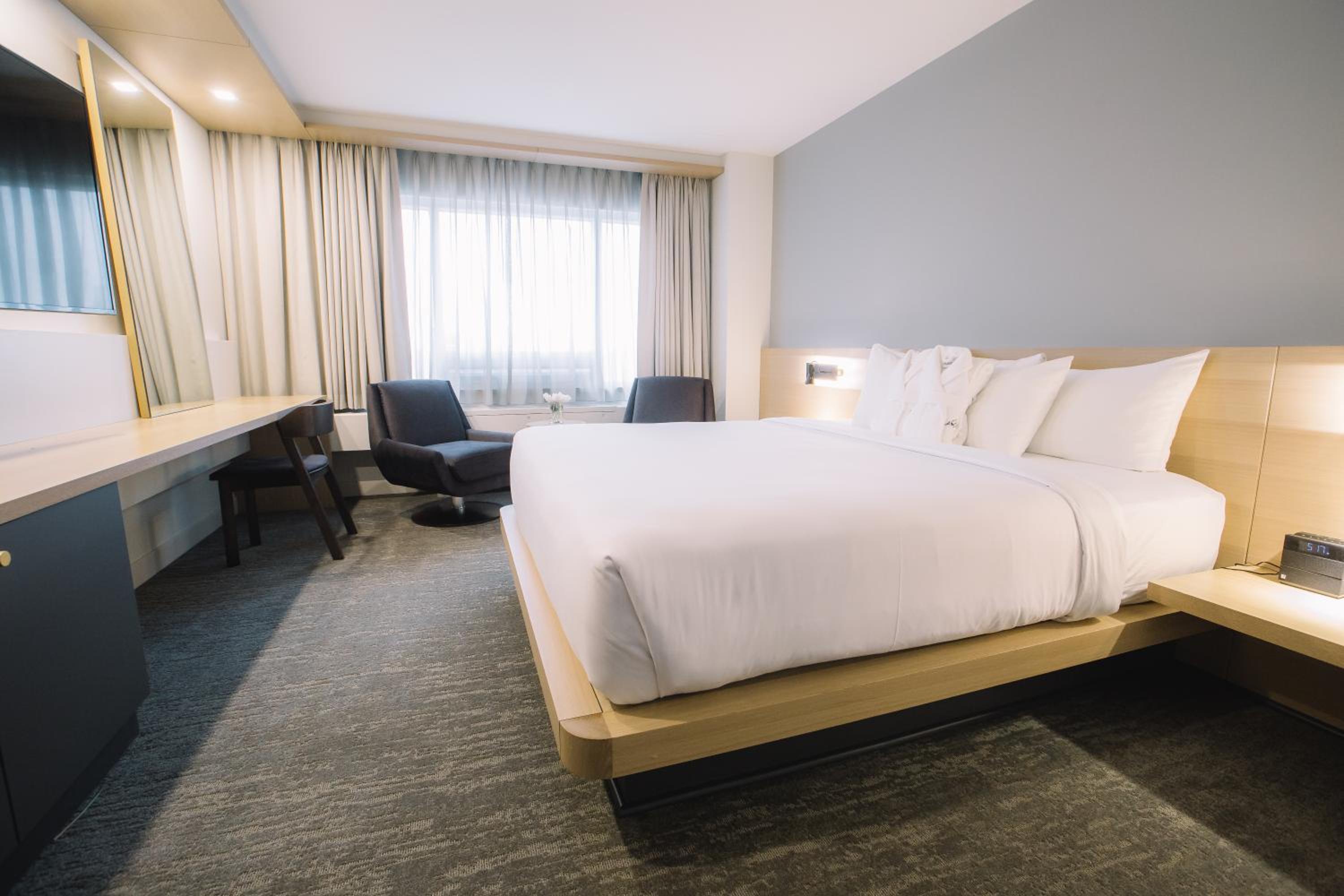 Standard King Room photo 1