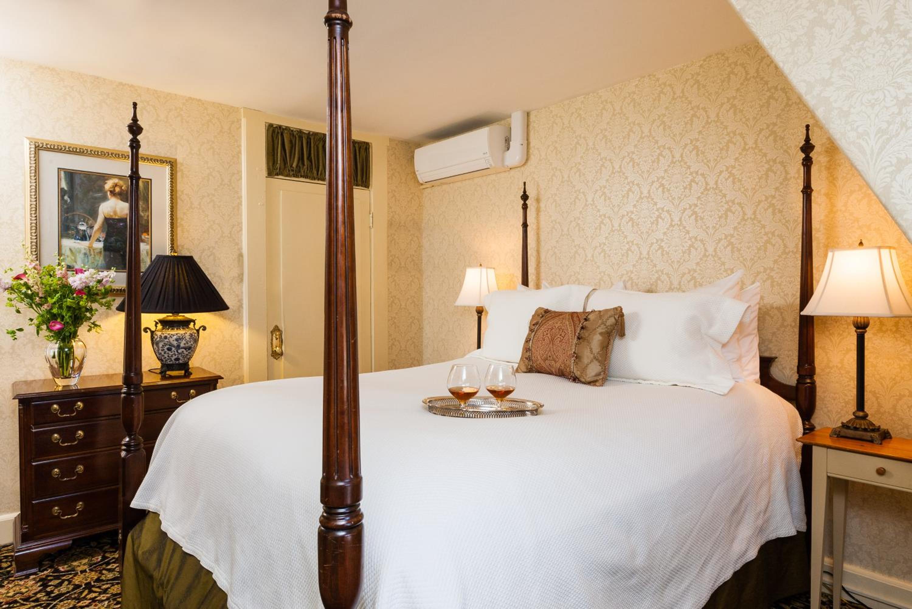 Standard Queen Room photo 2