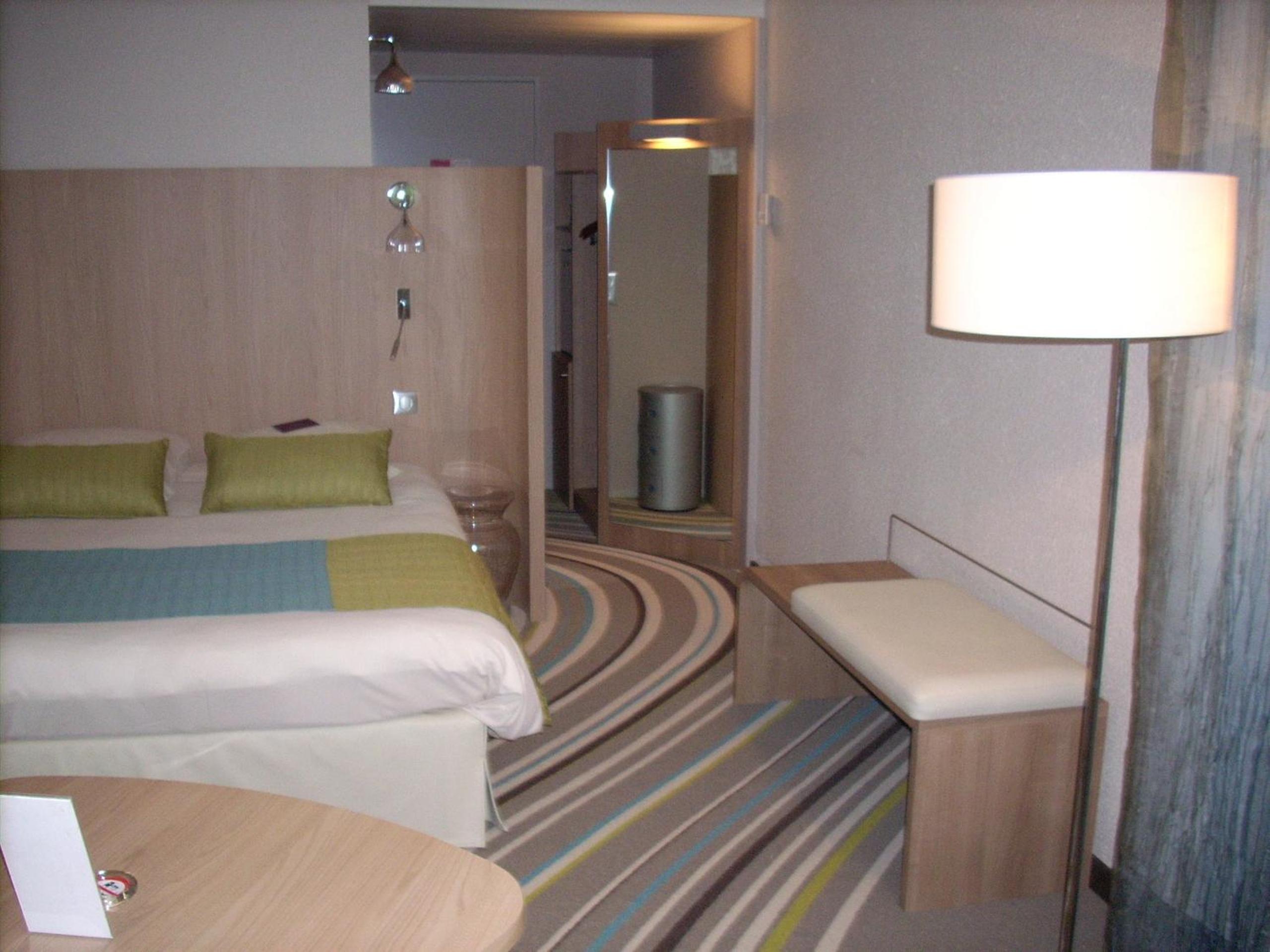 Superior Double Room with 1 Double Bed Garden Side - Photo 4