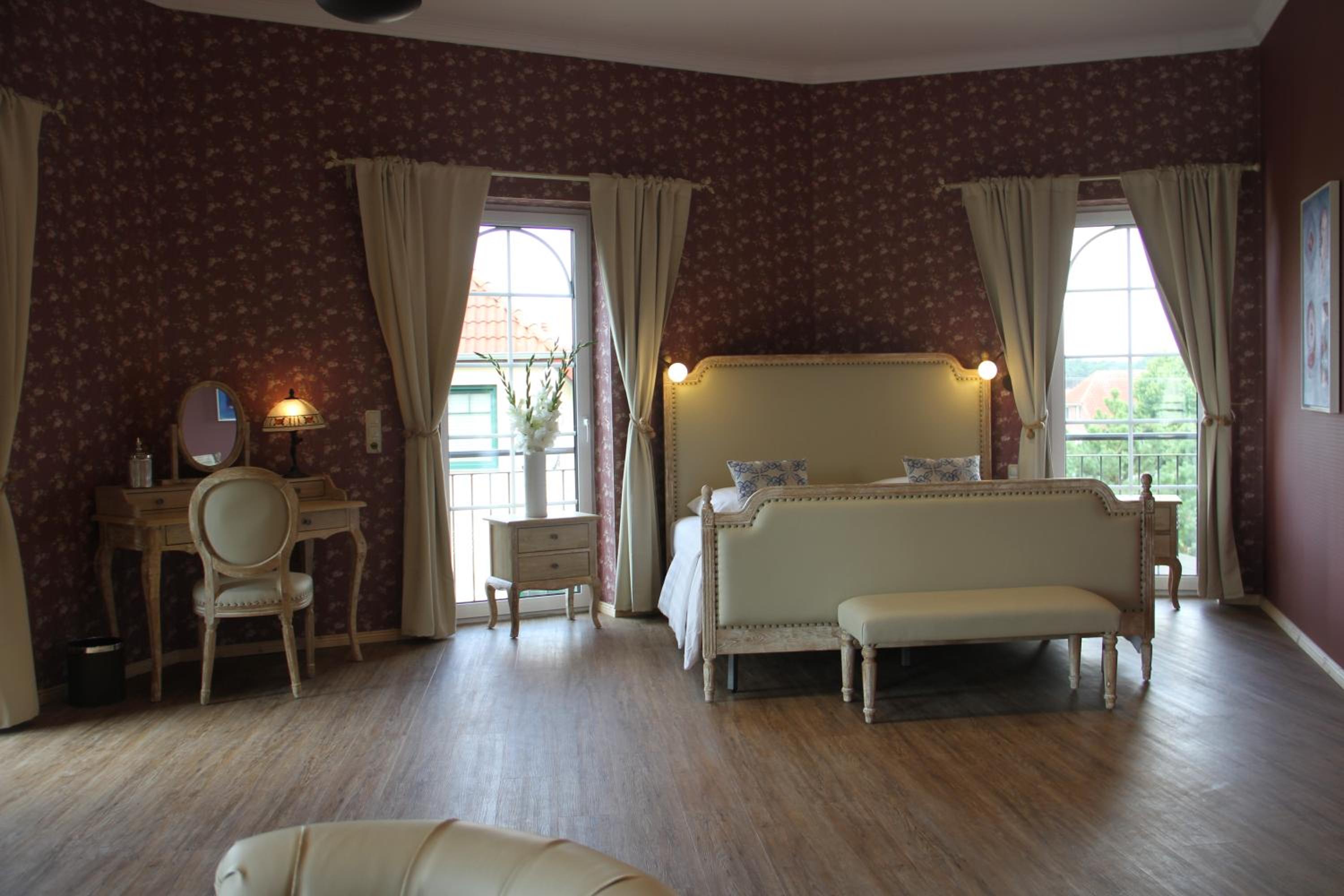 Junior Suite with Balcony photo 3