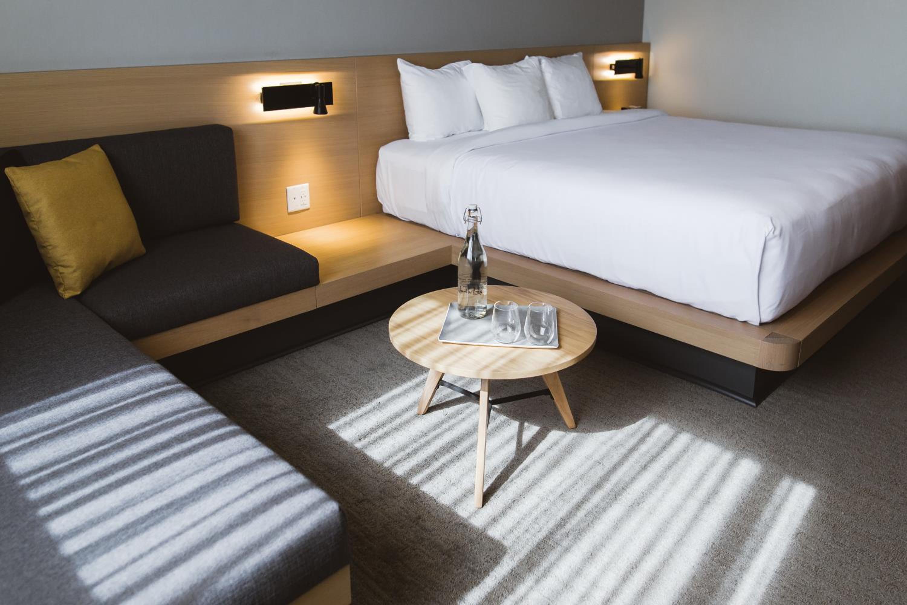 Deluxe King Room - Photo 5