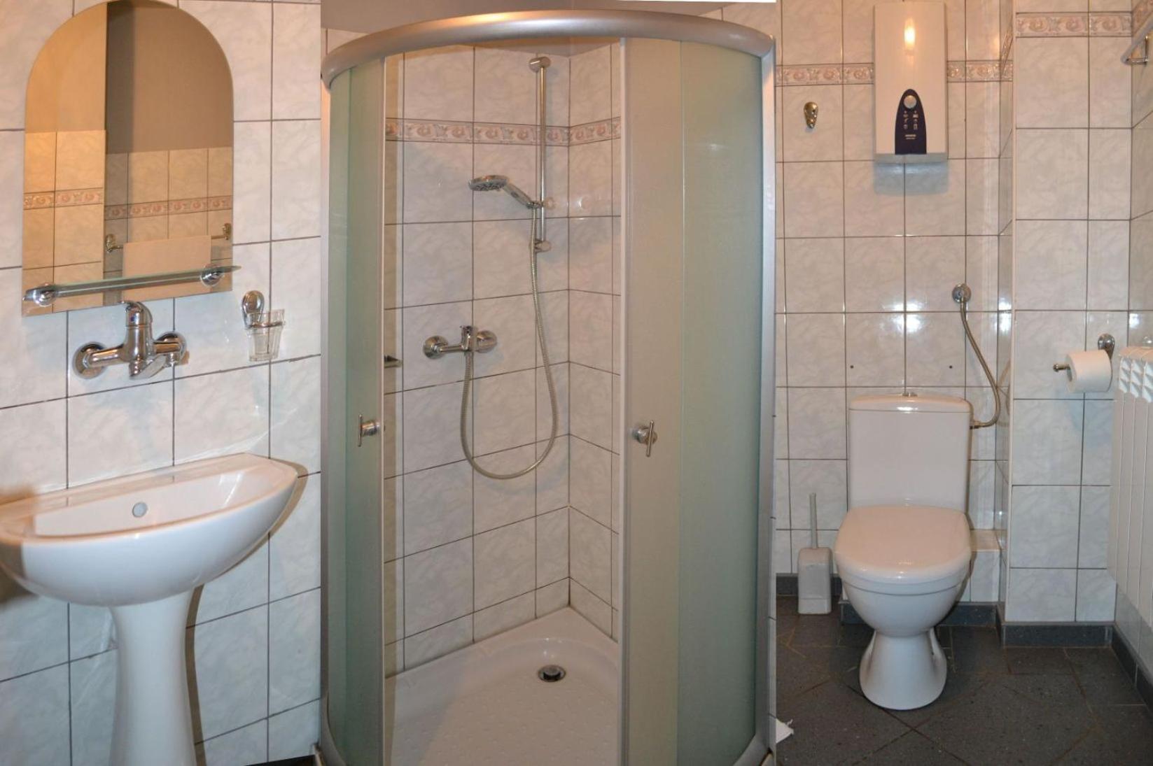 Three-Bedroom Apartment - Photo 2