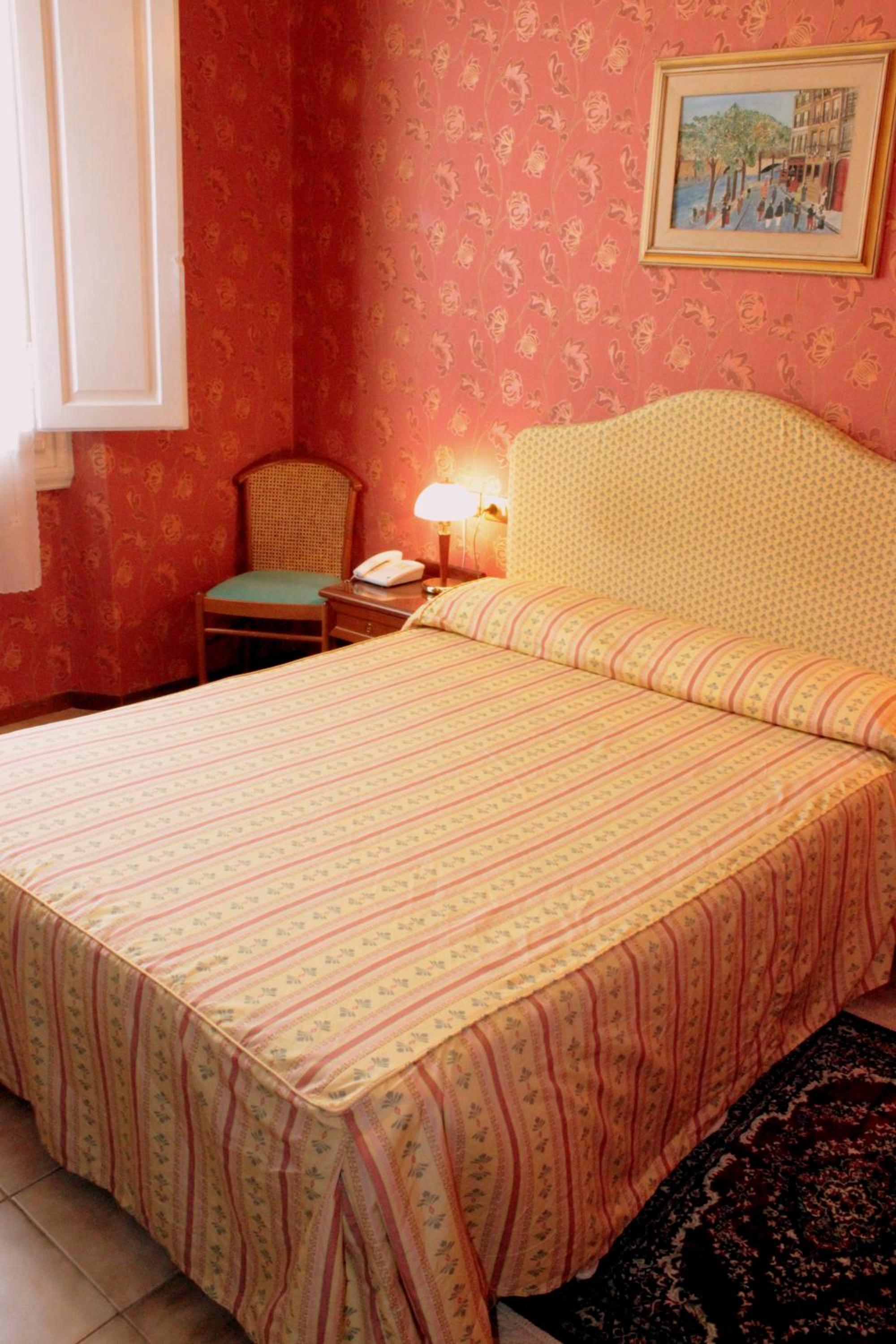 Single Room photo 3