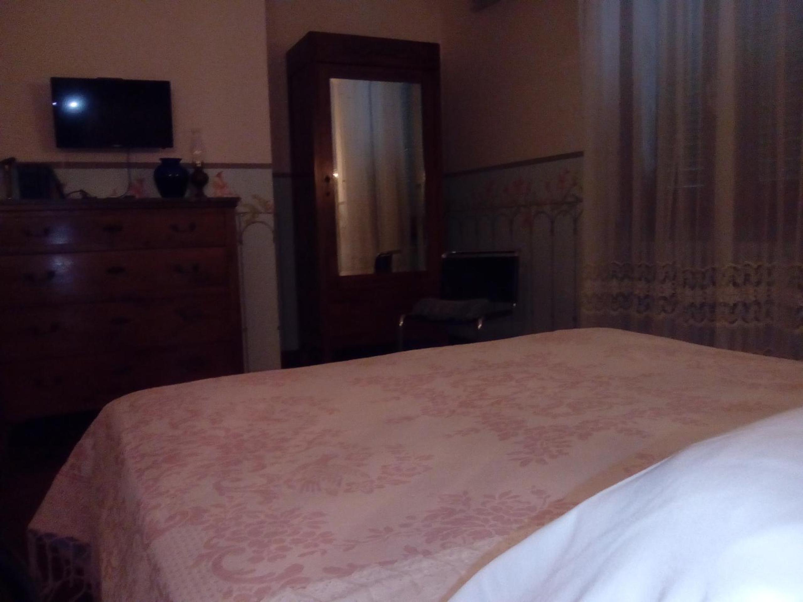 Double Room with Private Bathroom photo 2
