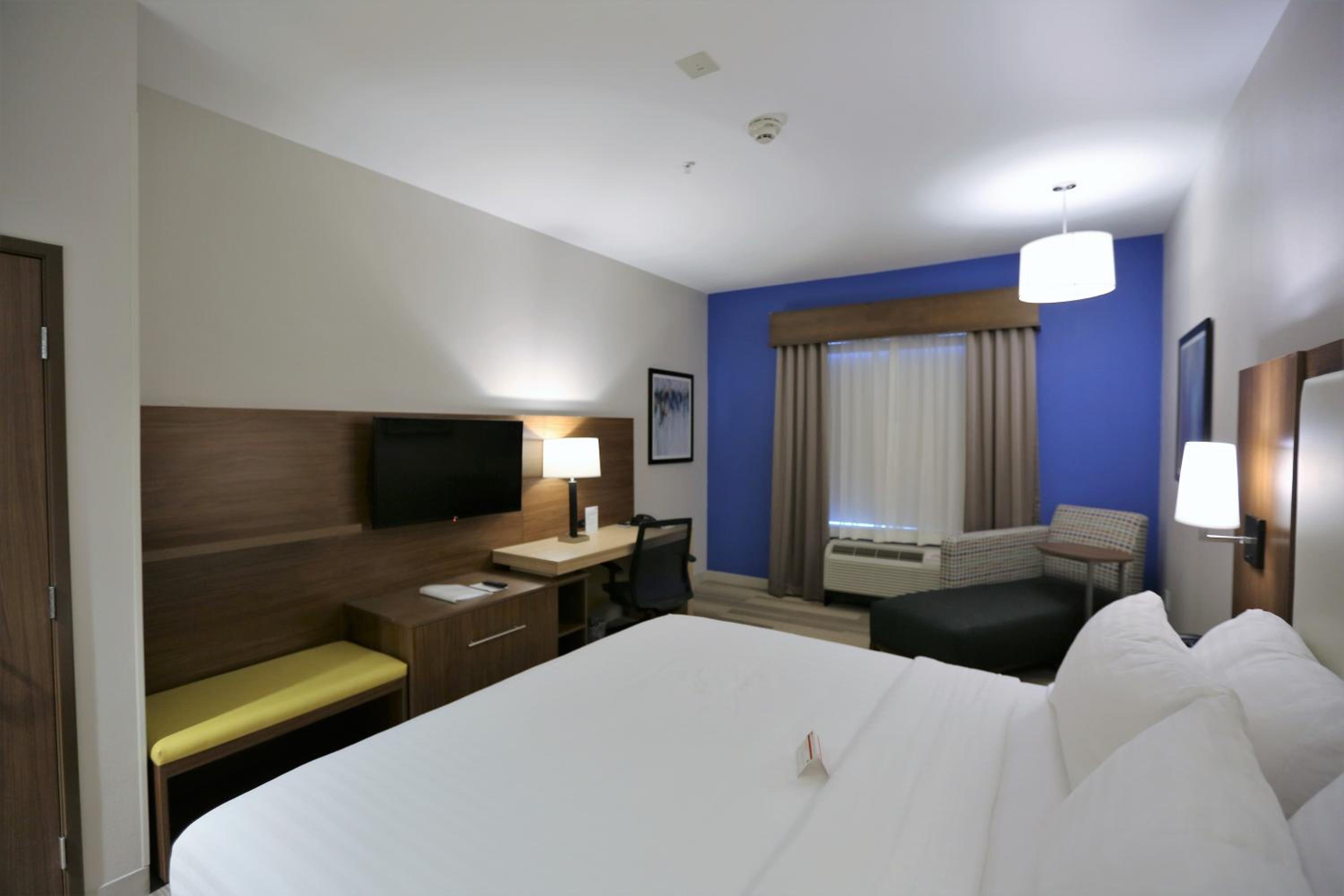 King Room - Hearing Accessible/Non-Smoking 