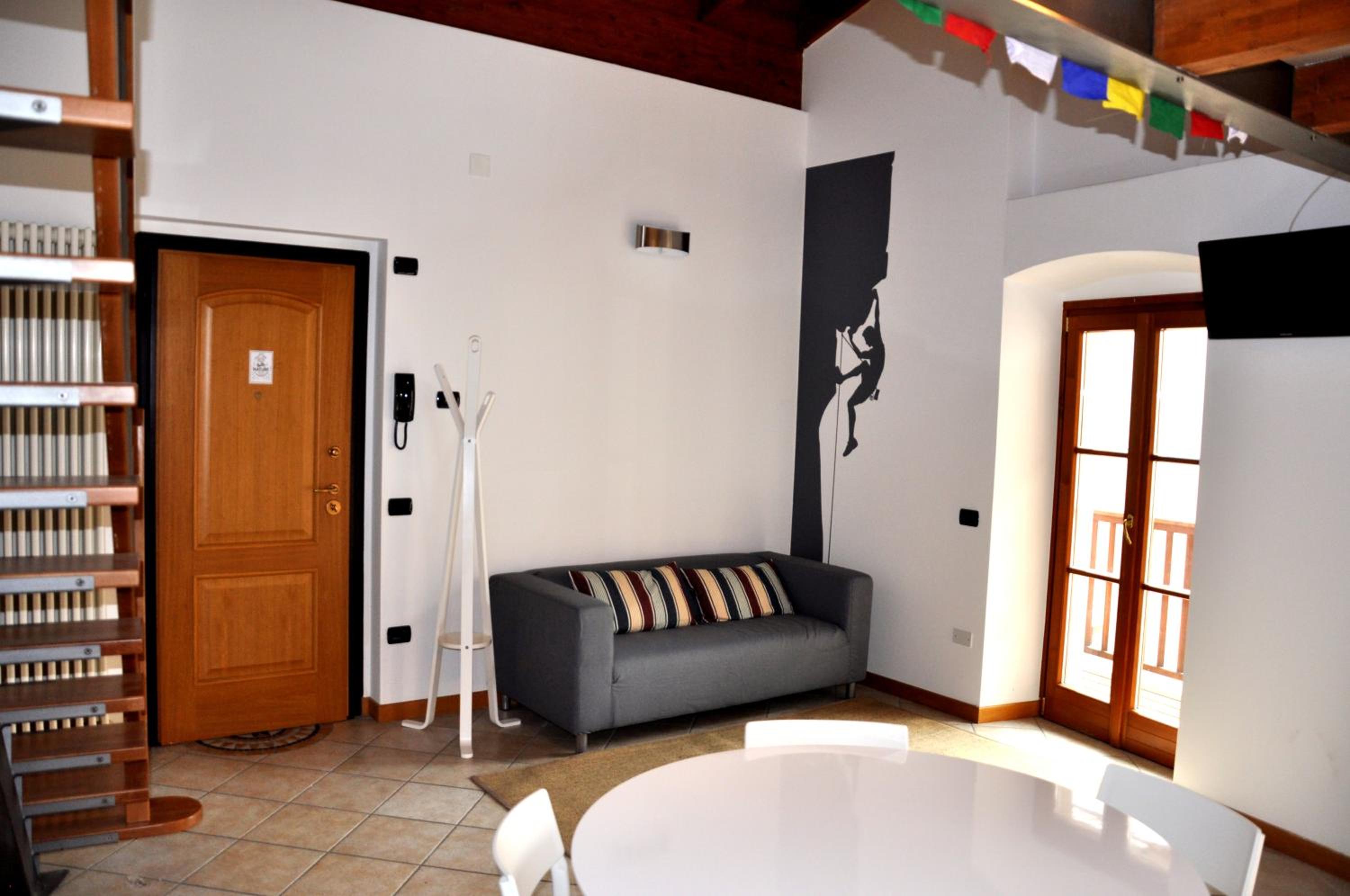 Apartment with Balcony photo 2
