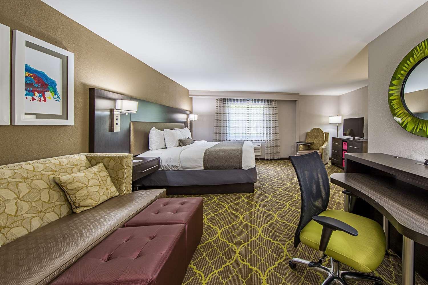 King Room - Non-Smoking - Photo 2