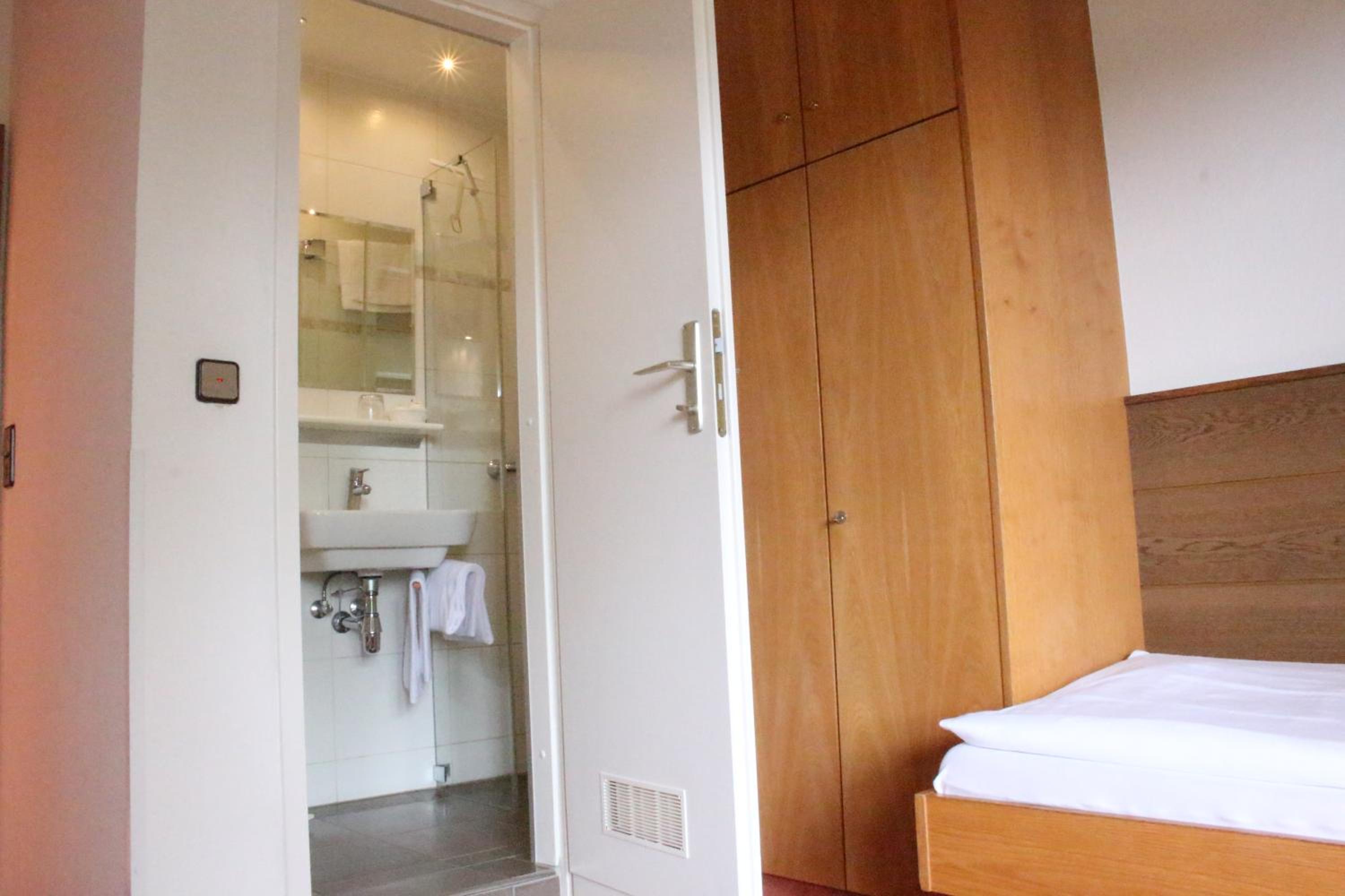 Single Room photo 2