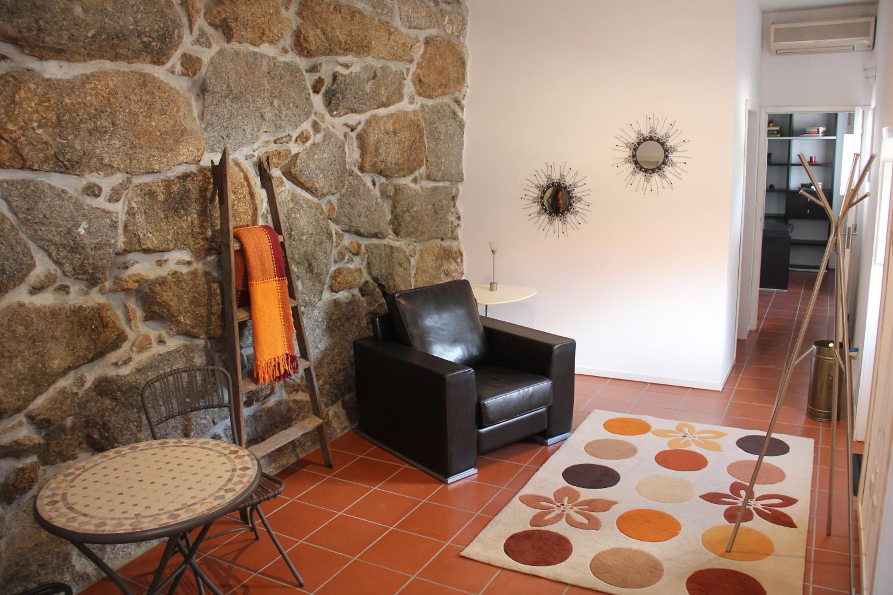 Three-Bedroom House photo 3