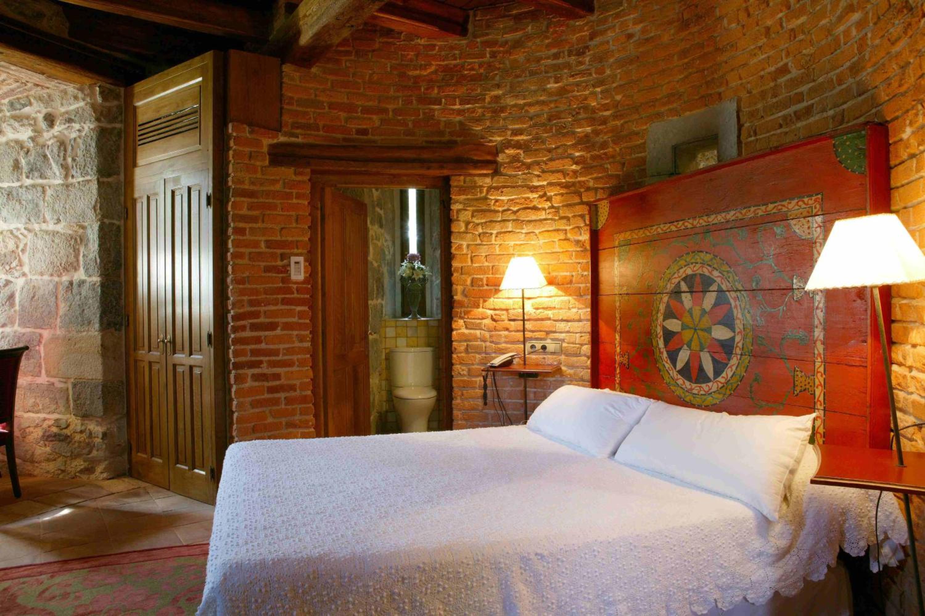 Double or Twin Room - Photo 4