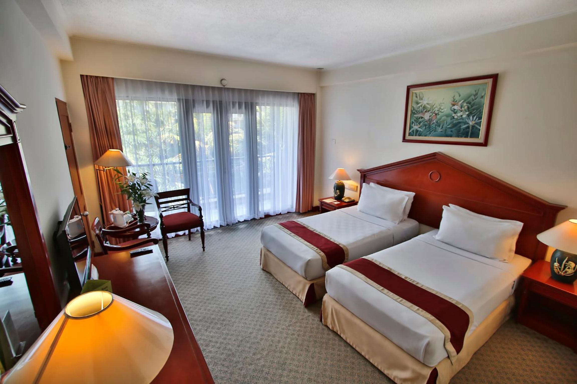 Executive Twin Room - Photo 7