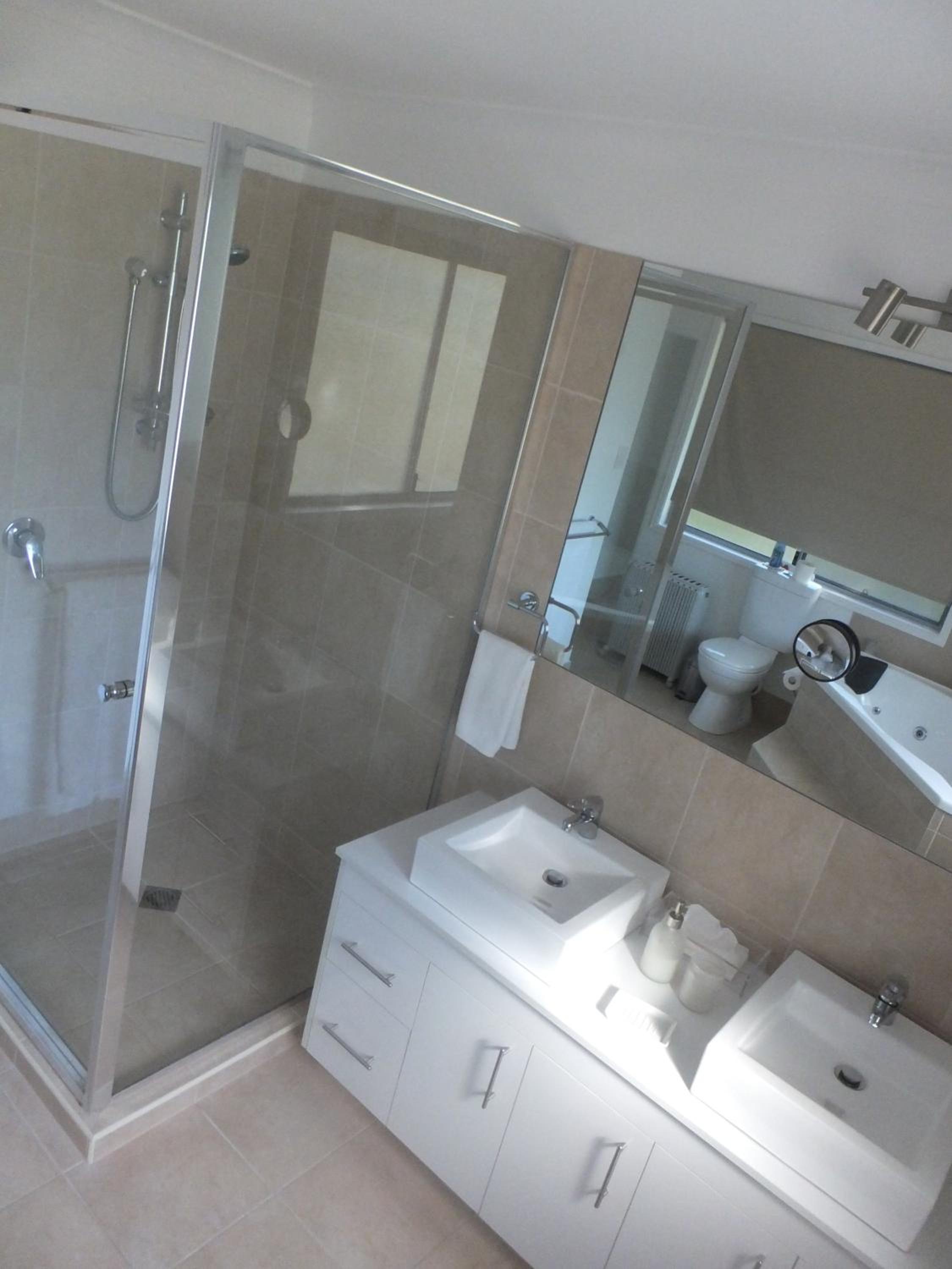 Queen Room with Spa Bath - Brighton photo 2