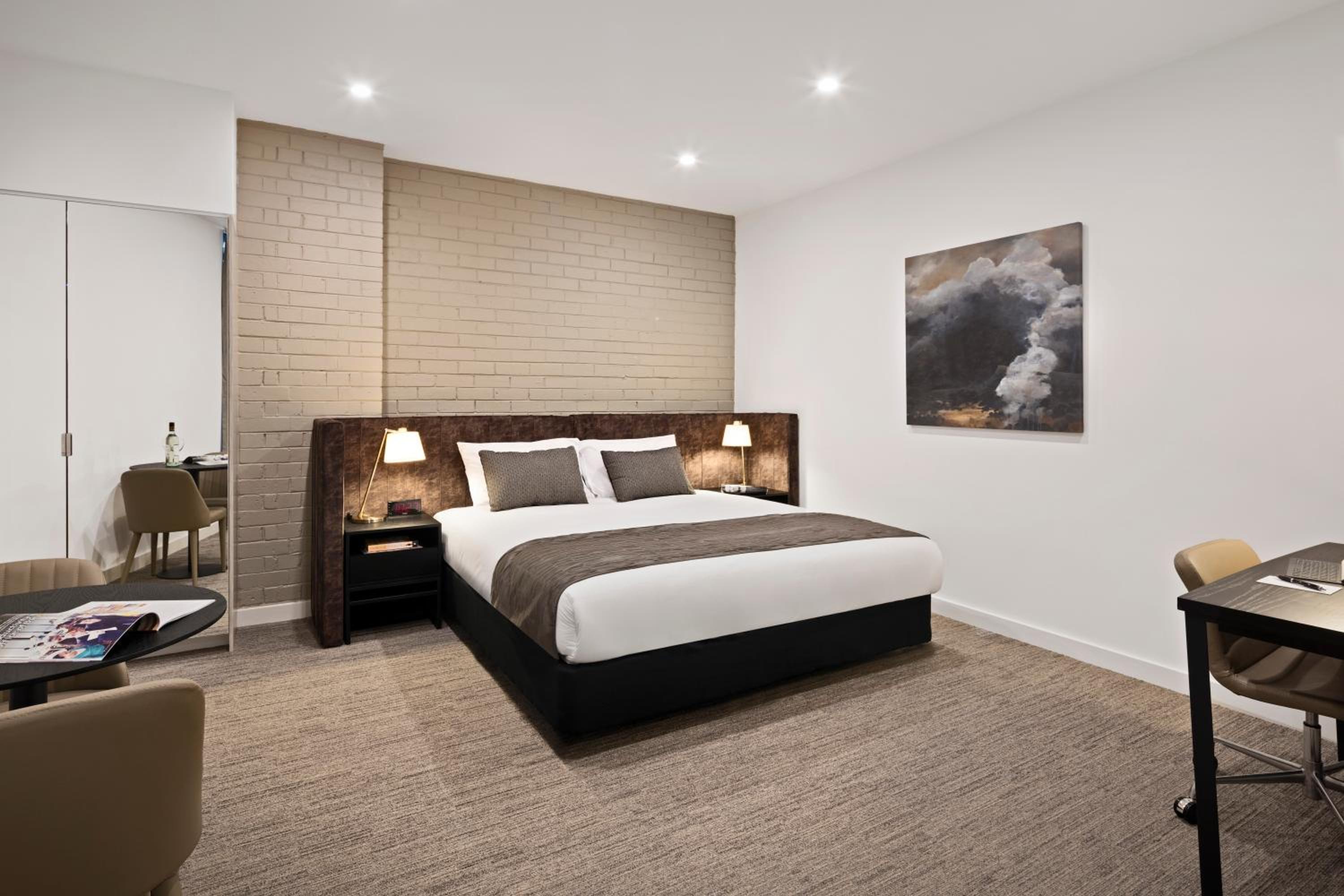 Studio Apartment photo 2