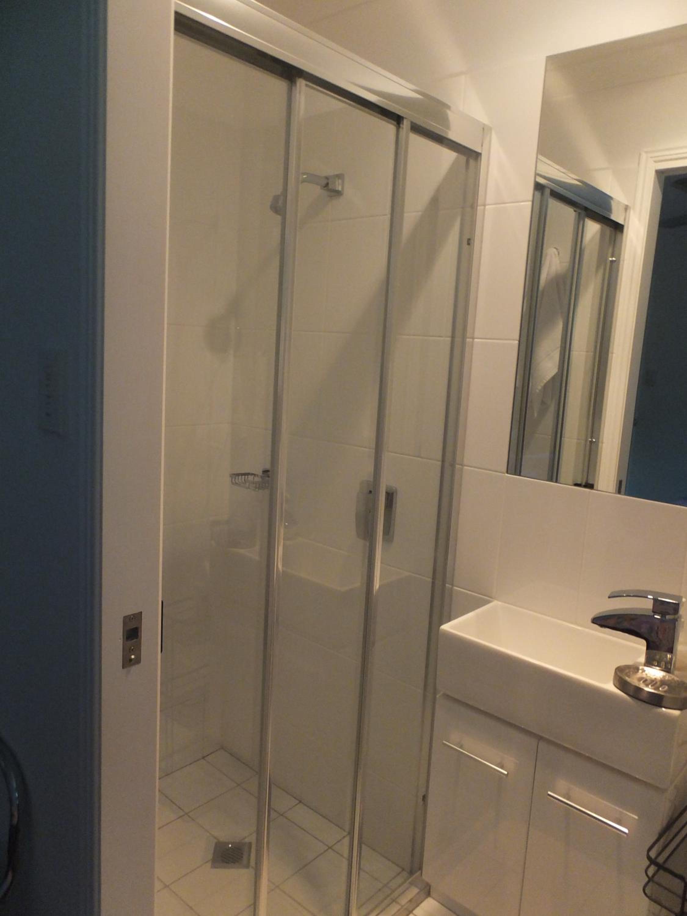 Standard Queen Room photo 2
