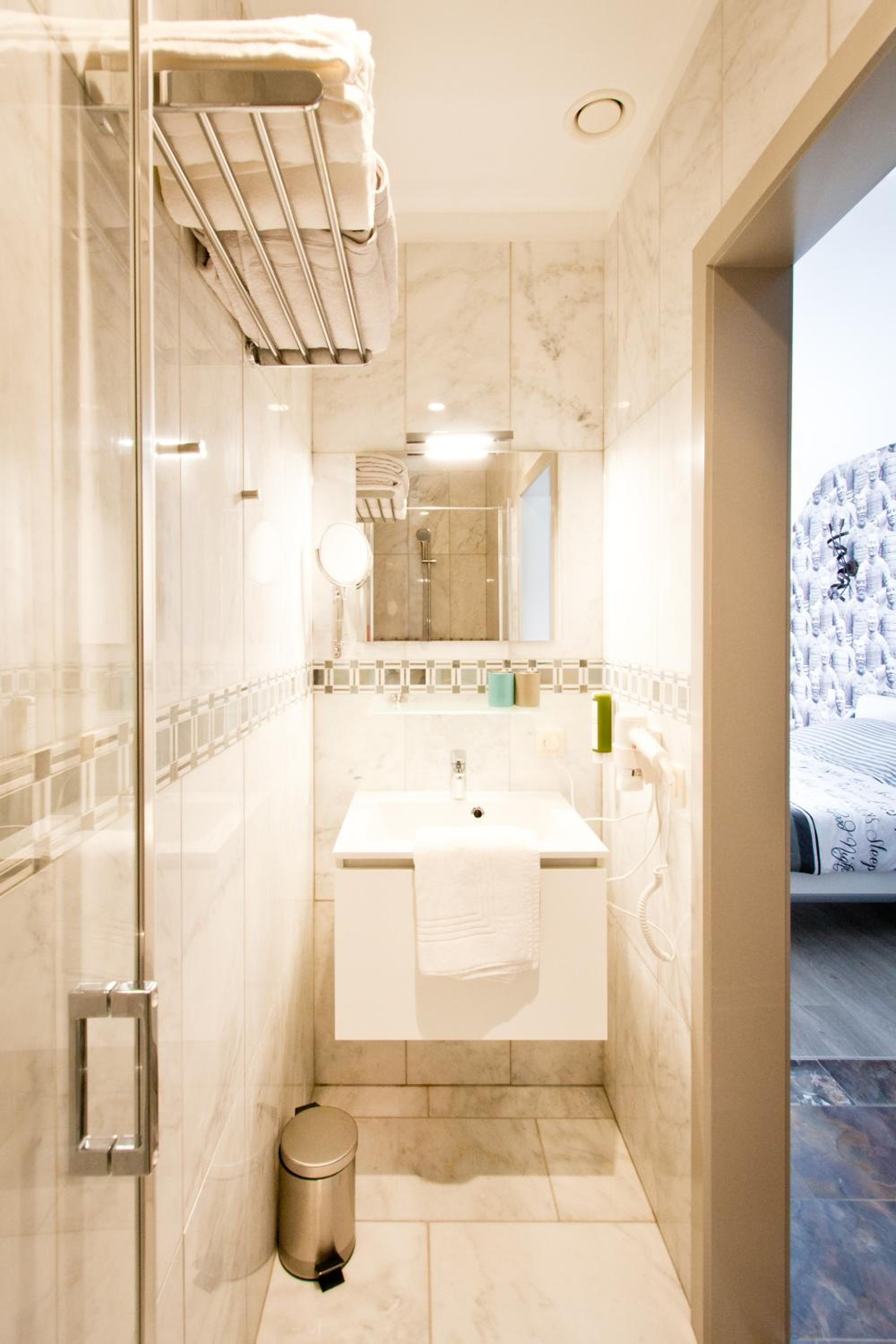 Double Room with Private Bathroom photo 3