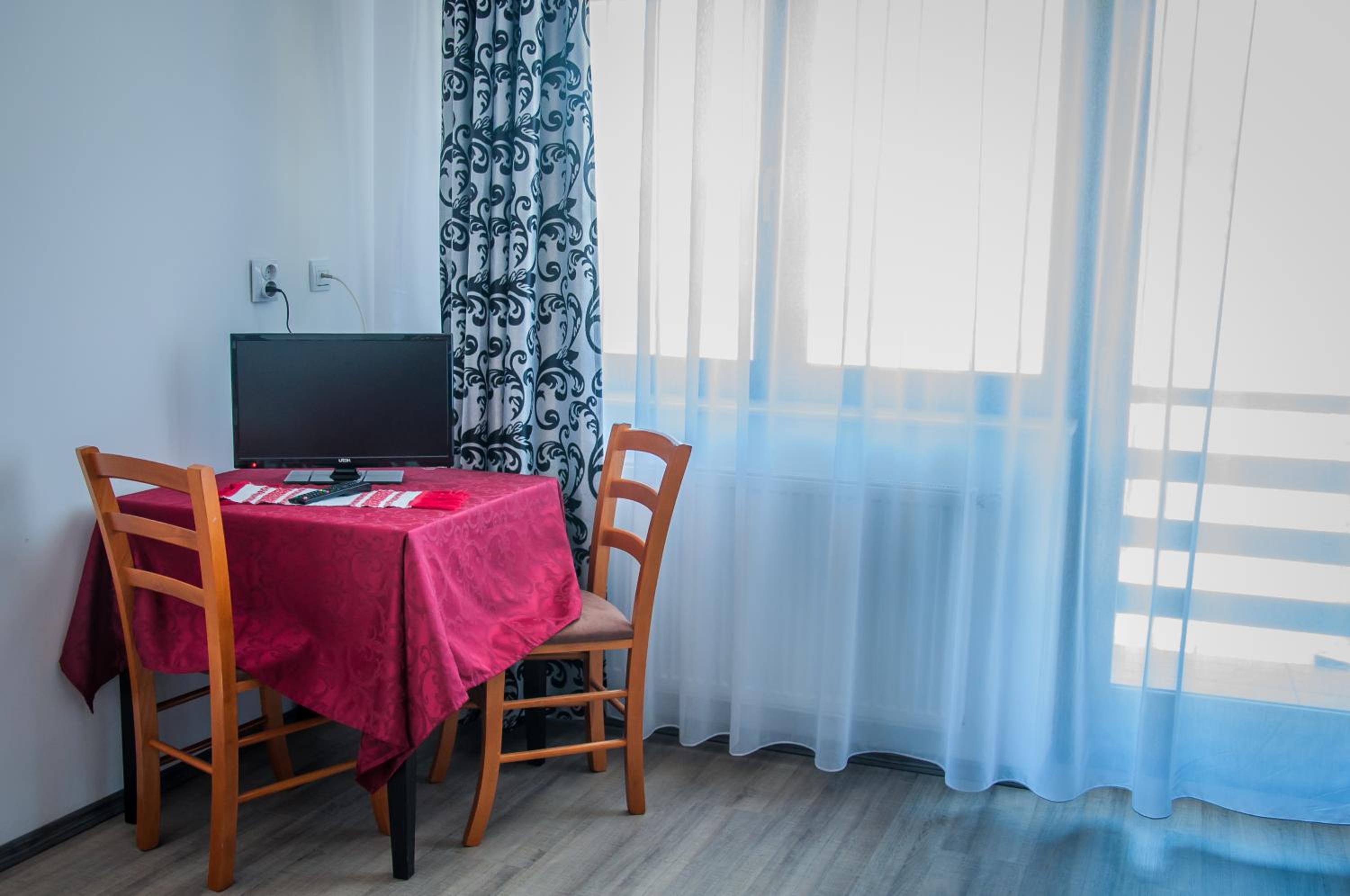 Double Room with Mountain View - Photo 7