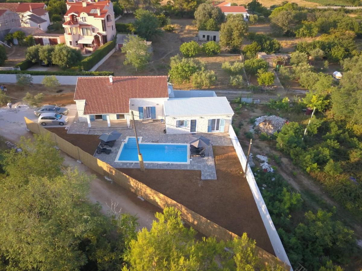 Villa with Private Pool - Photo 6