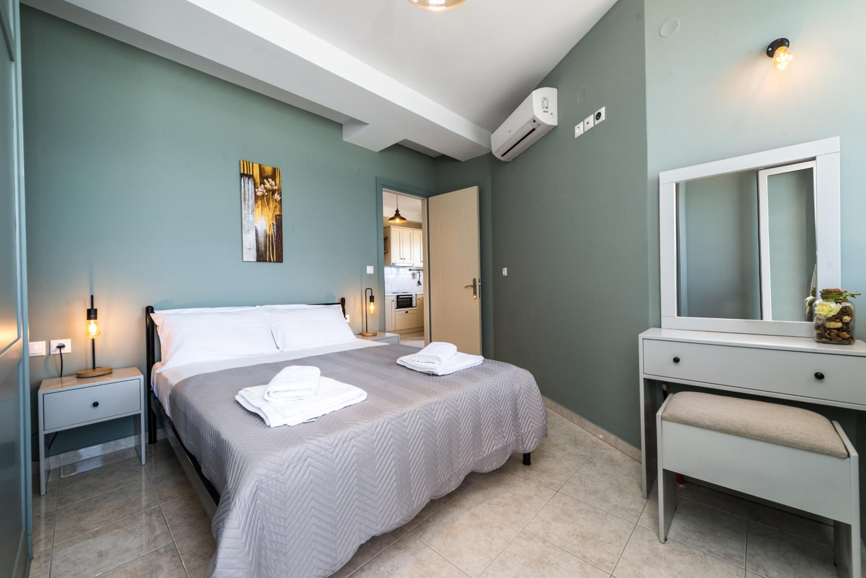 Apartment with Sea View - Photo 2