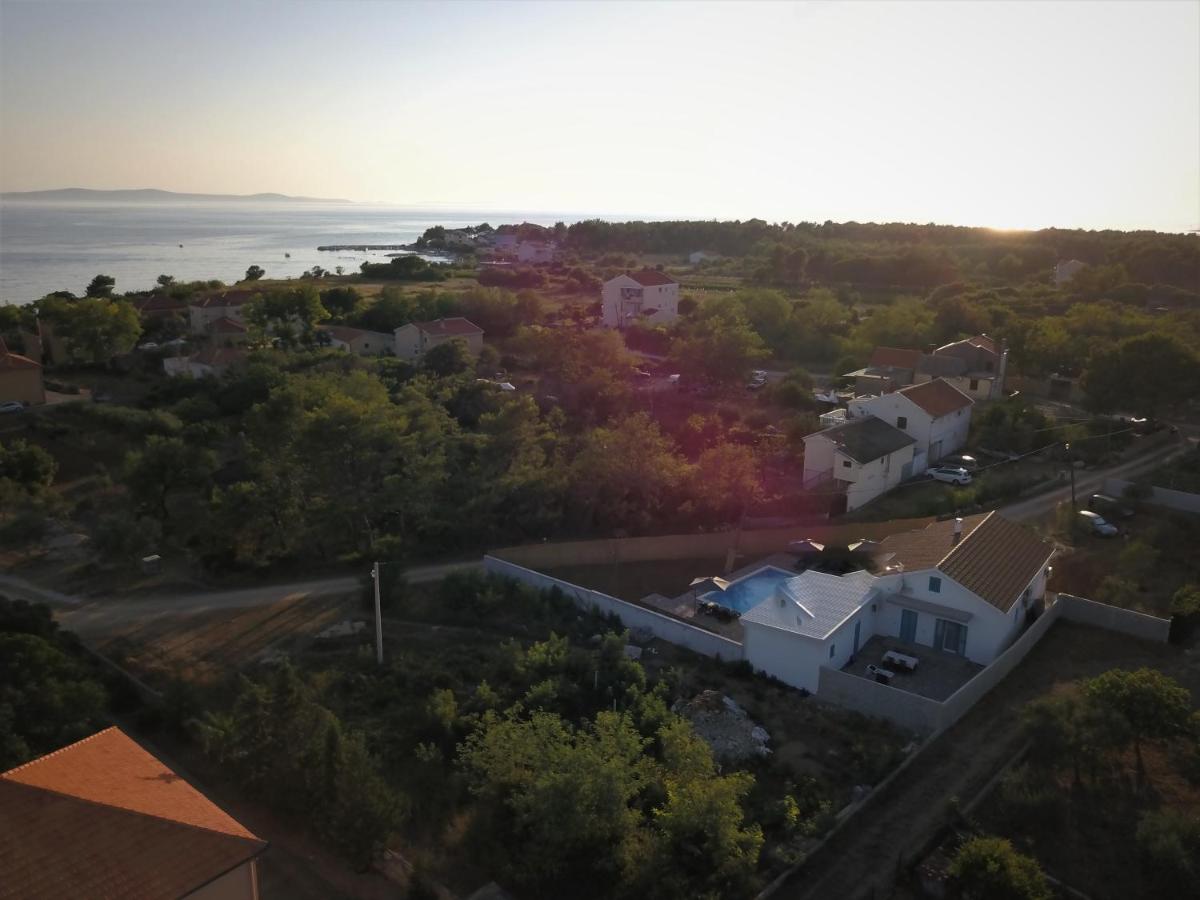 Villa with Private Pool - Photo 5
