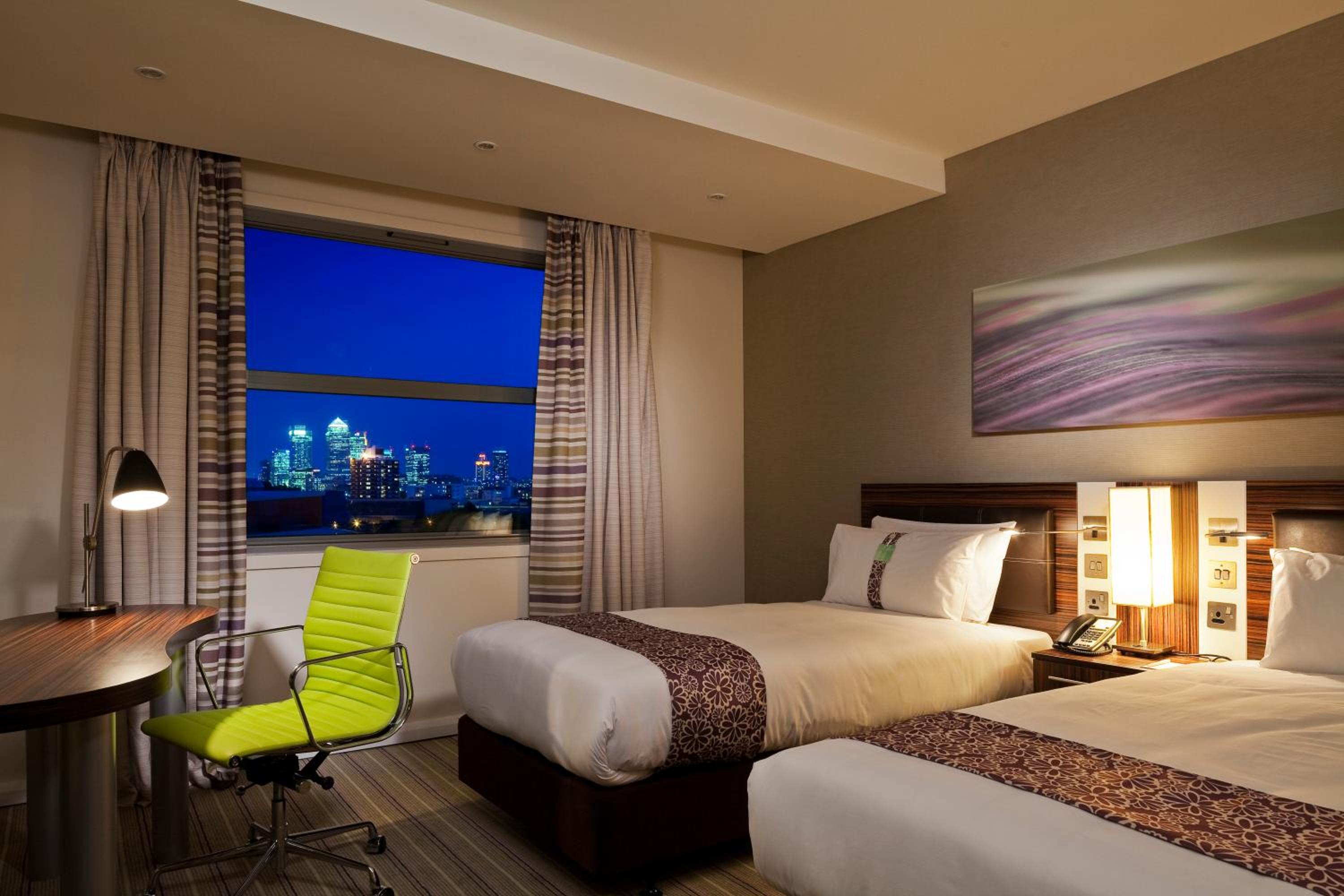 Standard Room with Two Single Beds