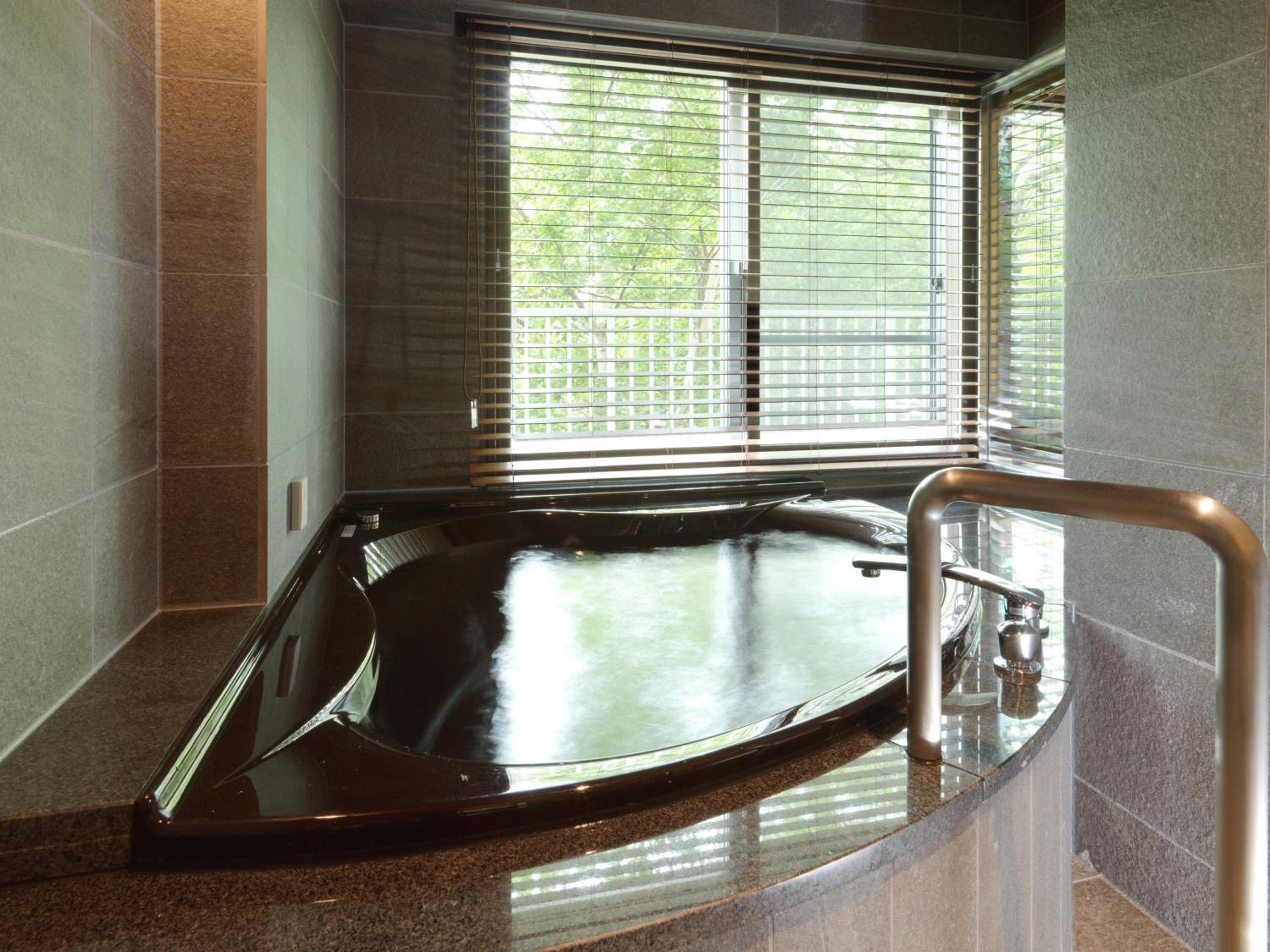 Room with Tatami Area and Jet Bath - Non-Smoking - Buffet Breakfast + Buffet Dinner Included - Photo 8