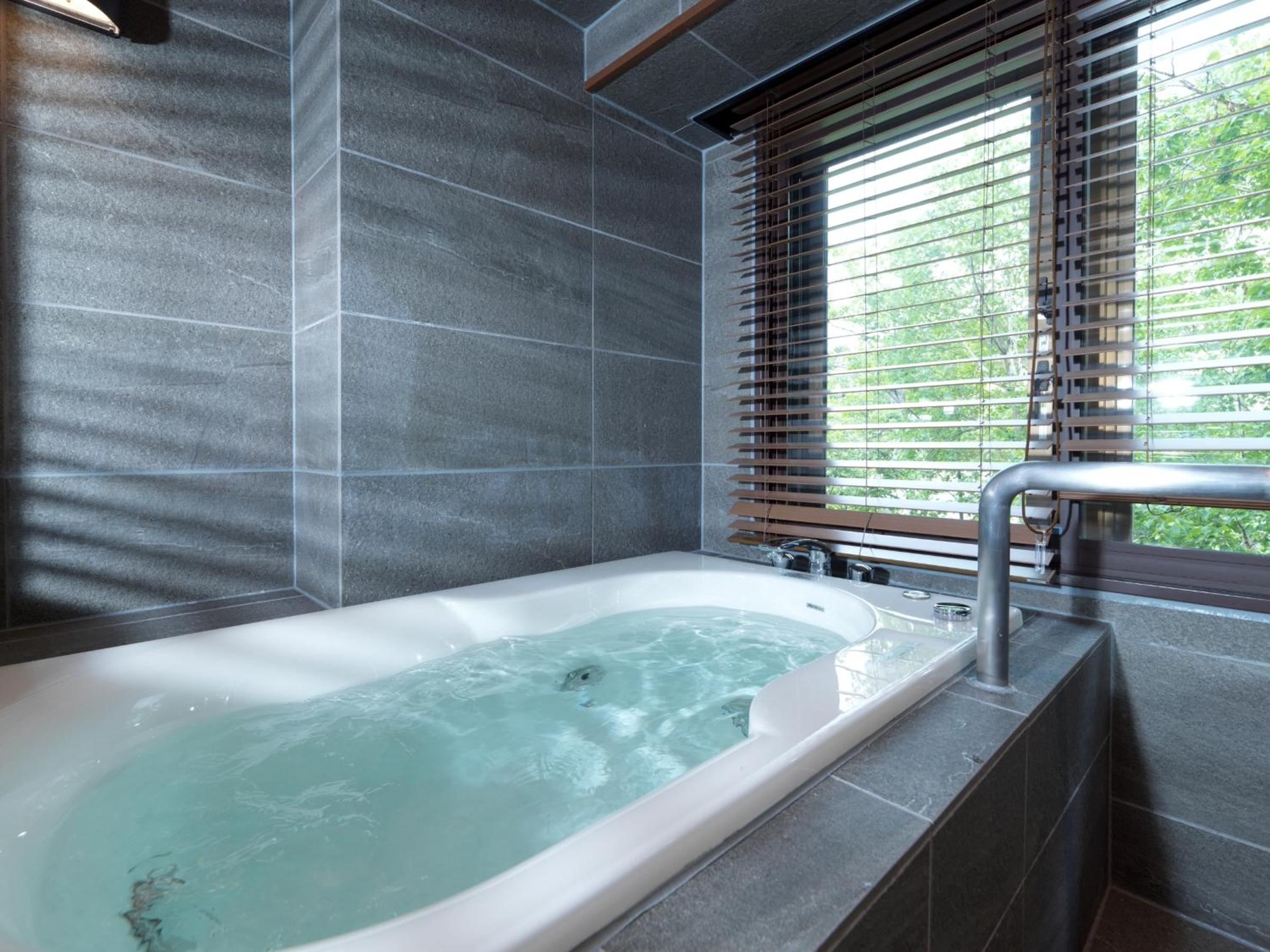 Twin Room with Jet Bath - Non-Smoking - Buffet Breakfast + Buffet Dinner Included - Photo 9
