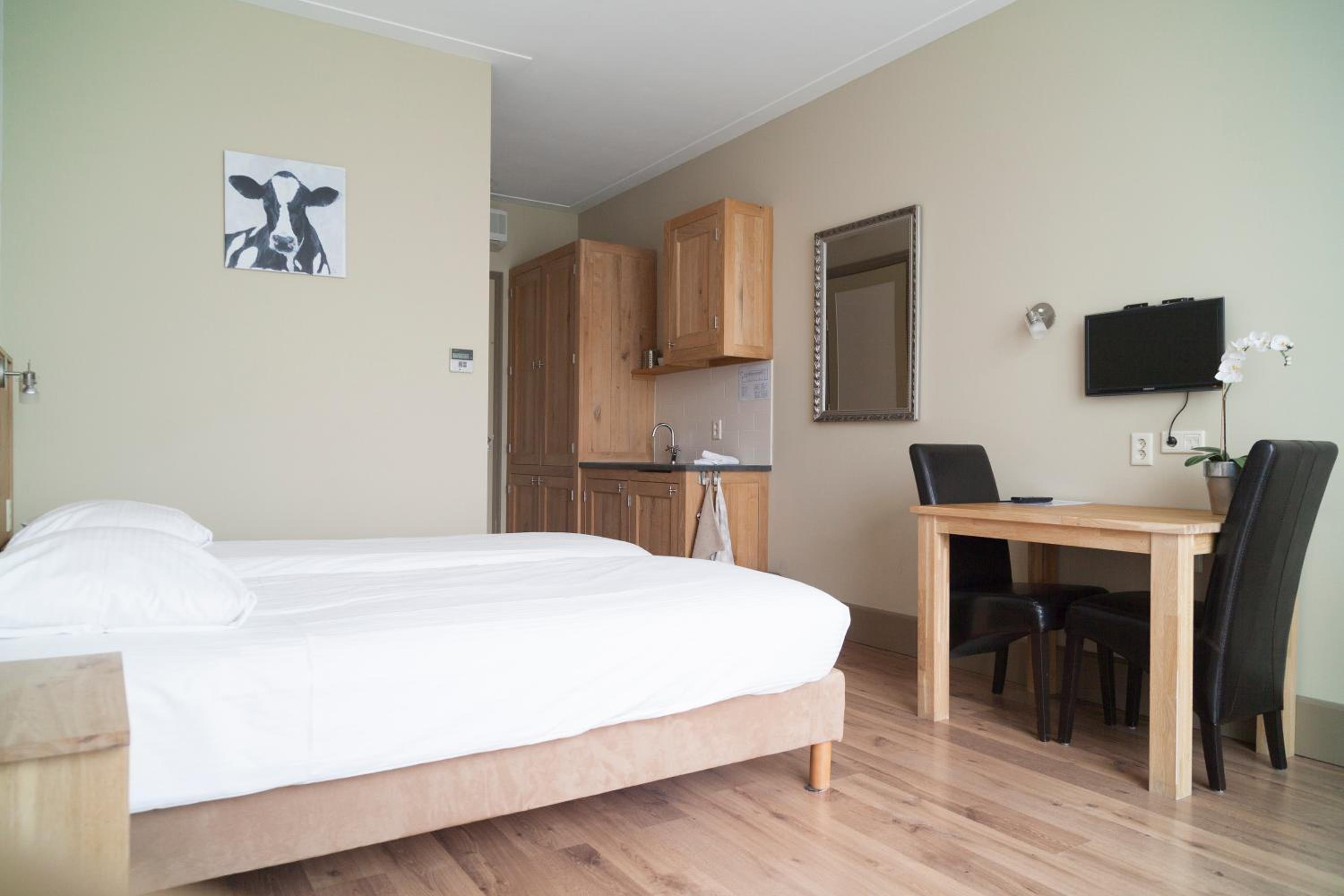 Double Room - Photo 3
