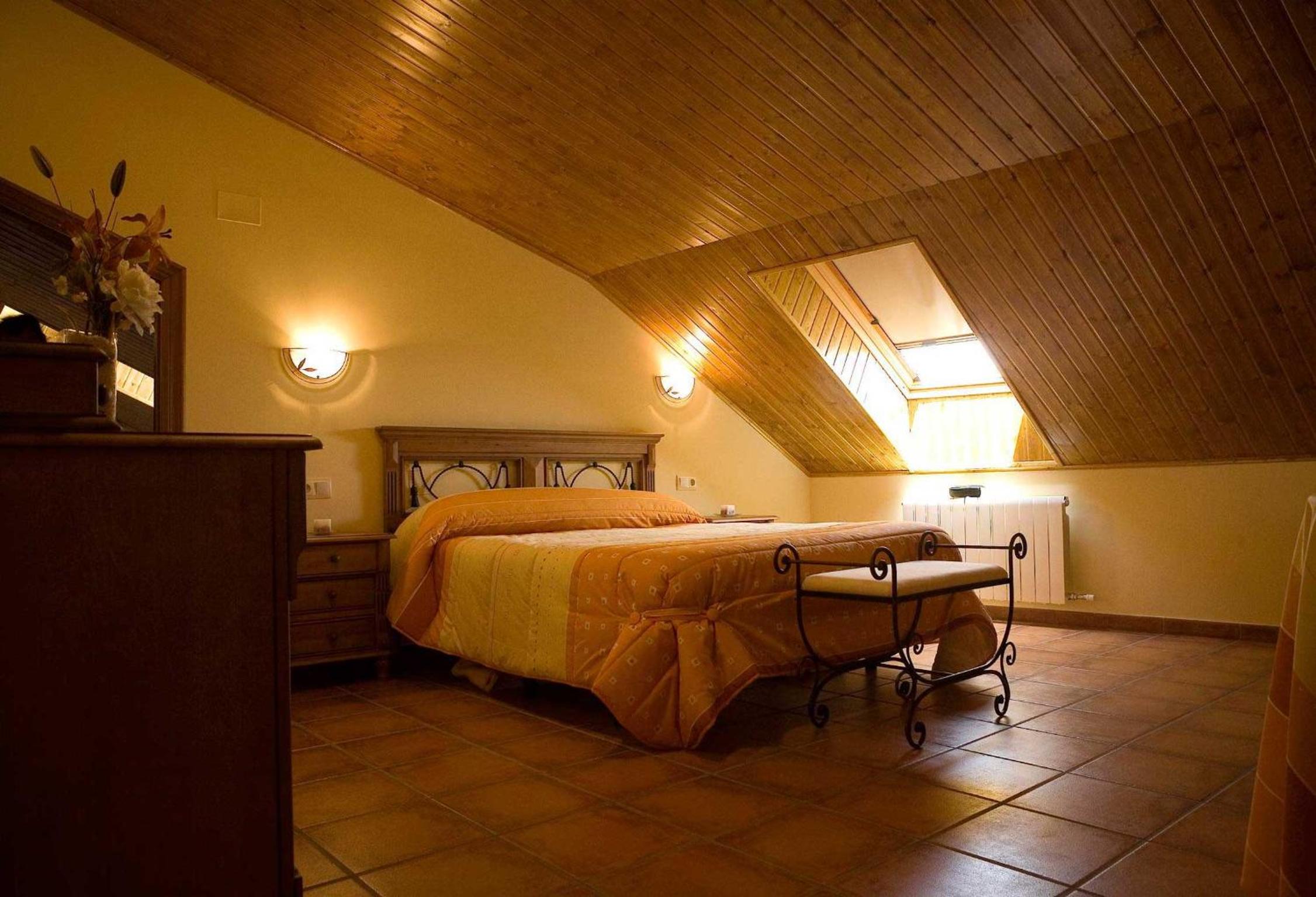 Suite with Spa Bath photo 3