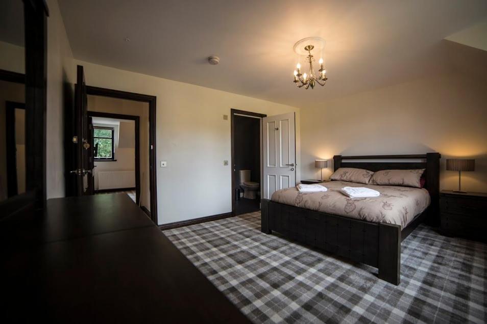 Deluxe King Room - Photo 8