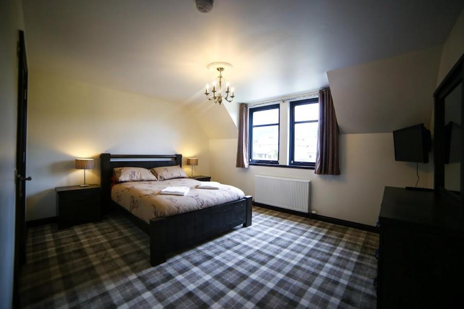 Deluxe King Room - Photo 15