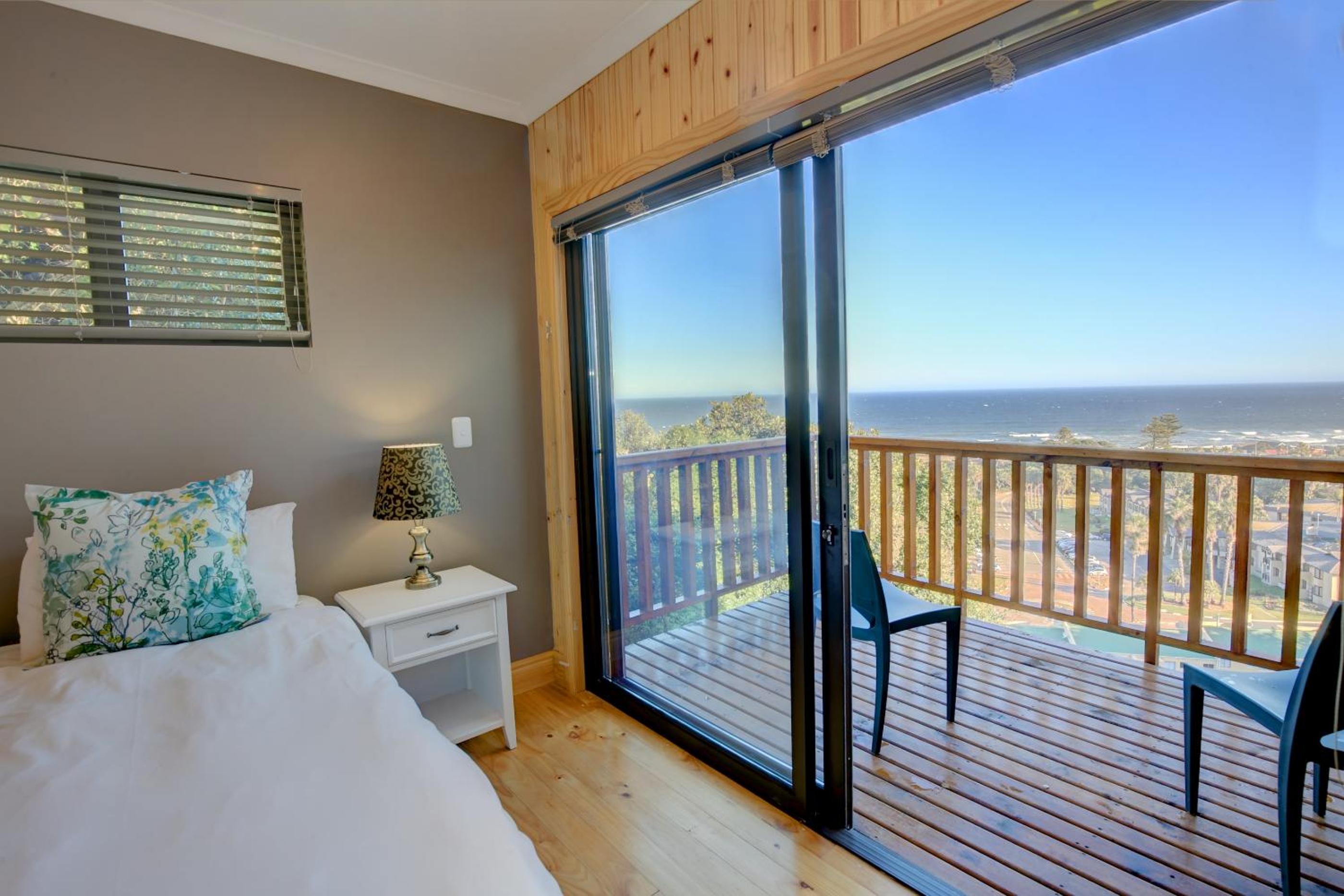 Luxury Duplex 2 Bedroom Chalet - Sea Facing photo 2