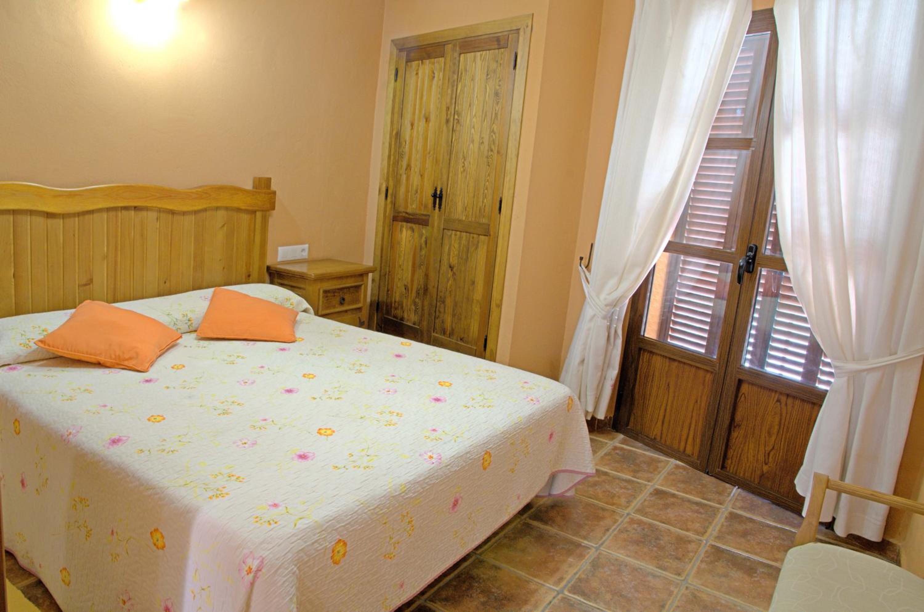 Double or Twin Room - Photo 1
