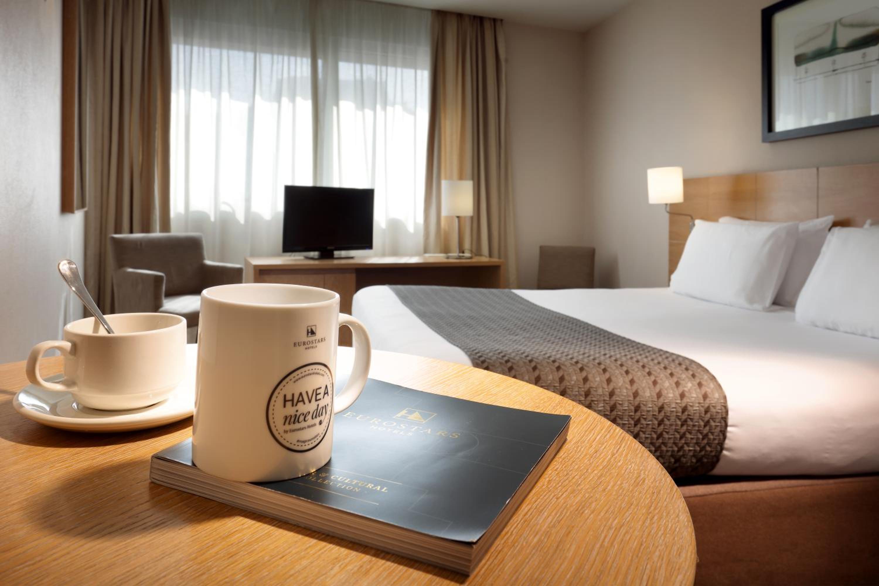 Double or Twin Room thumbnail 5