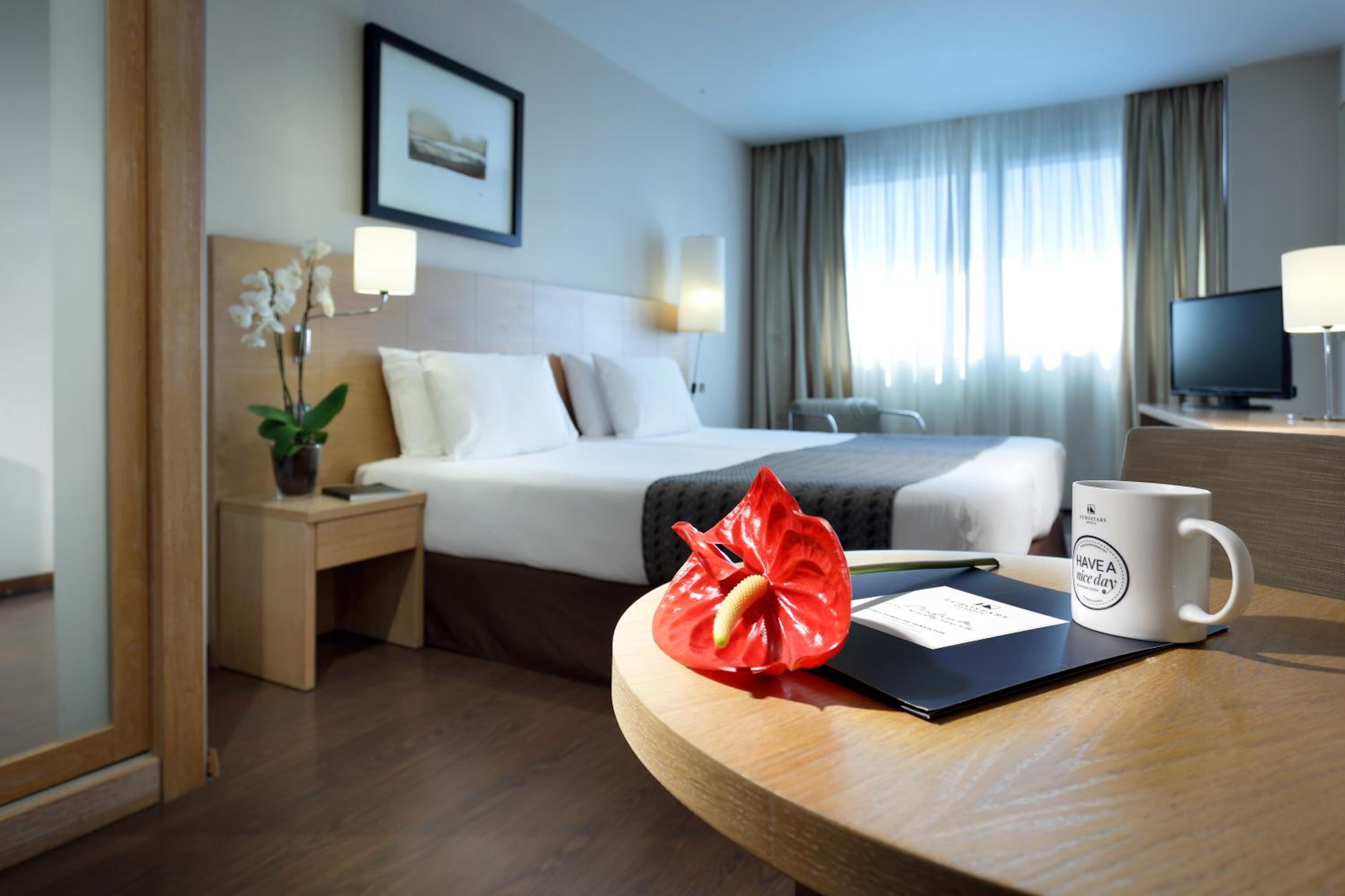 Superior Double Room thumbnail 6
