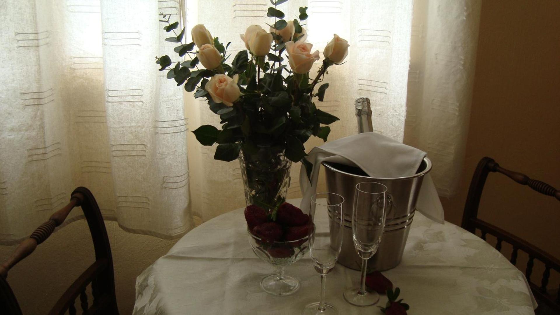 Deluxe Suite with Spa Bath photo 2