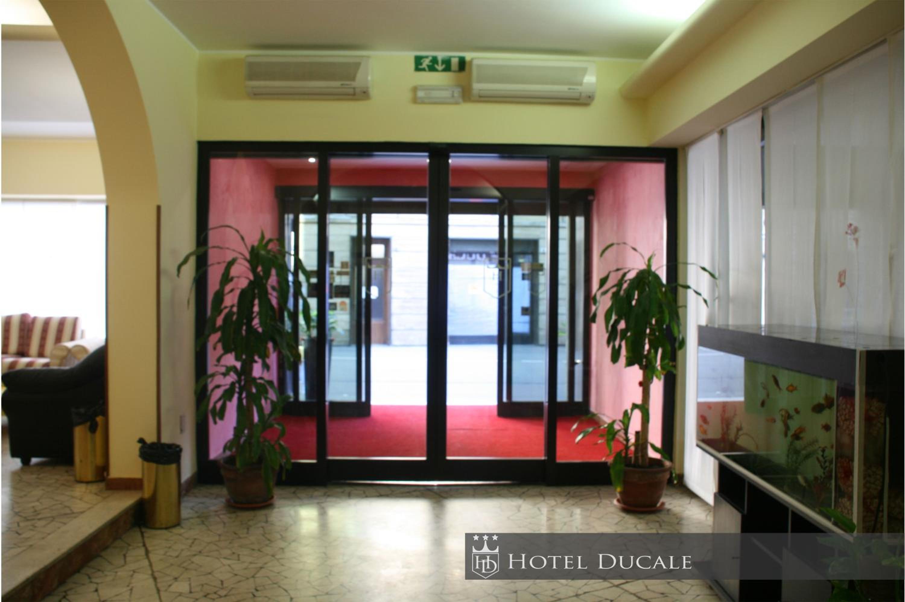 Double or Twin Room - Photo 2