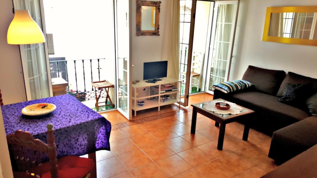 One-Bedroom Apartment with Balcony photo 2