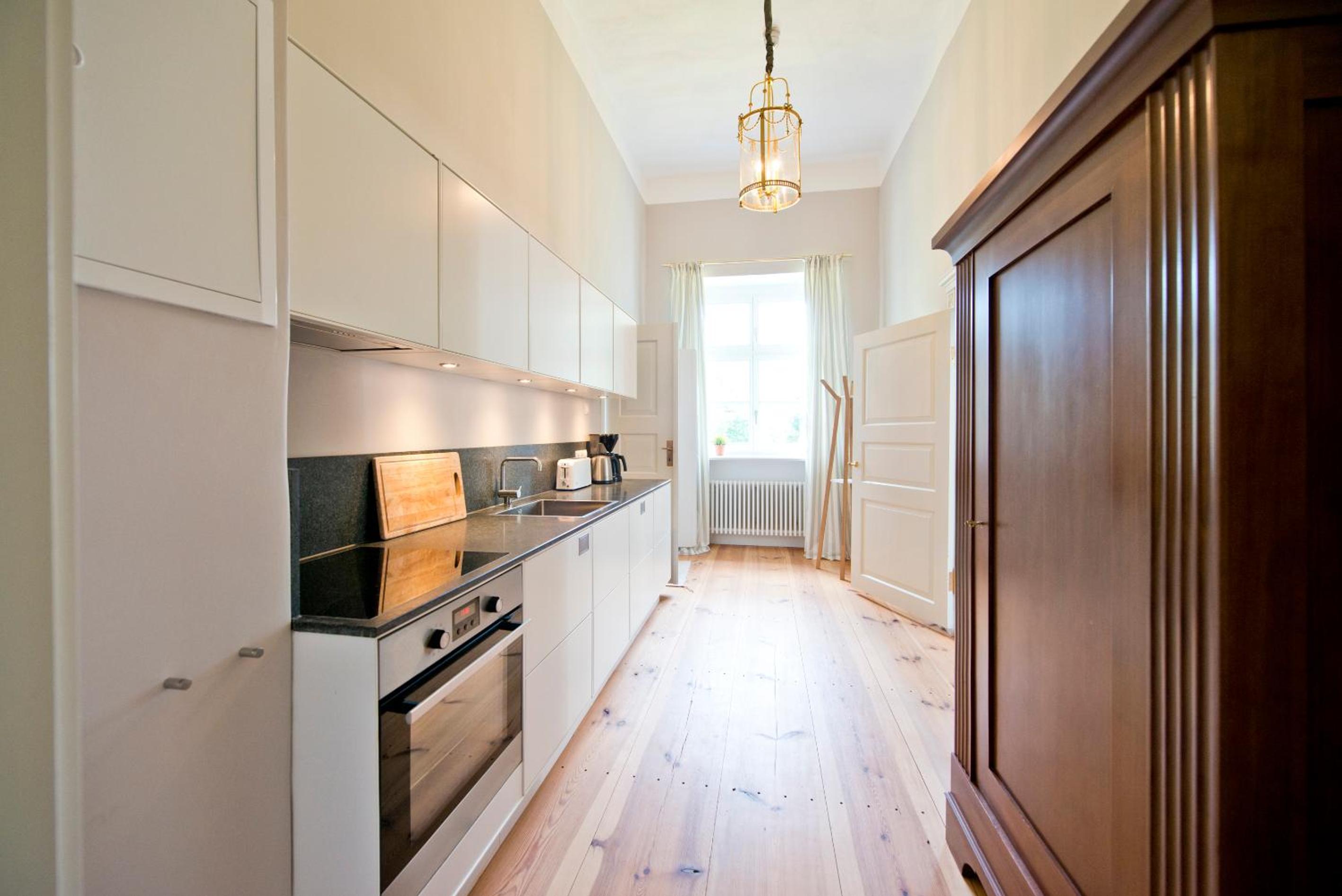 One-Bedroom Apartment photo 2