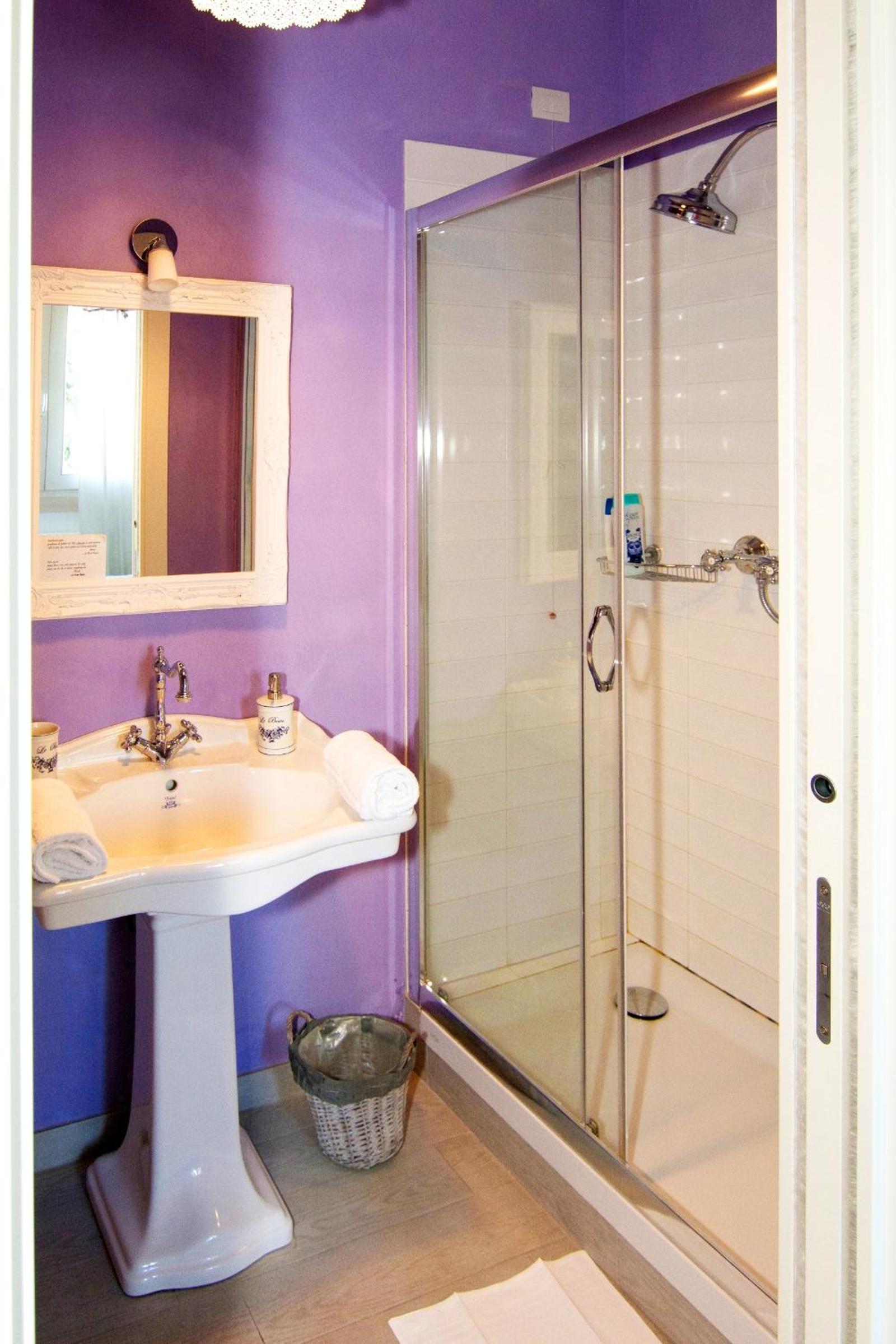 Double Room - Photo 4