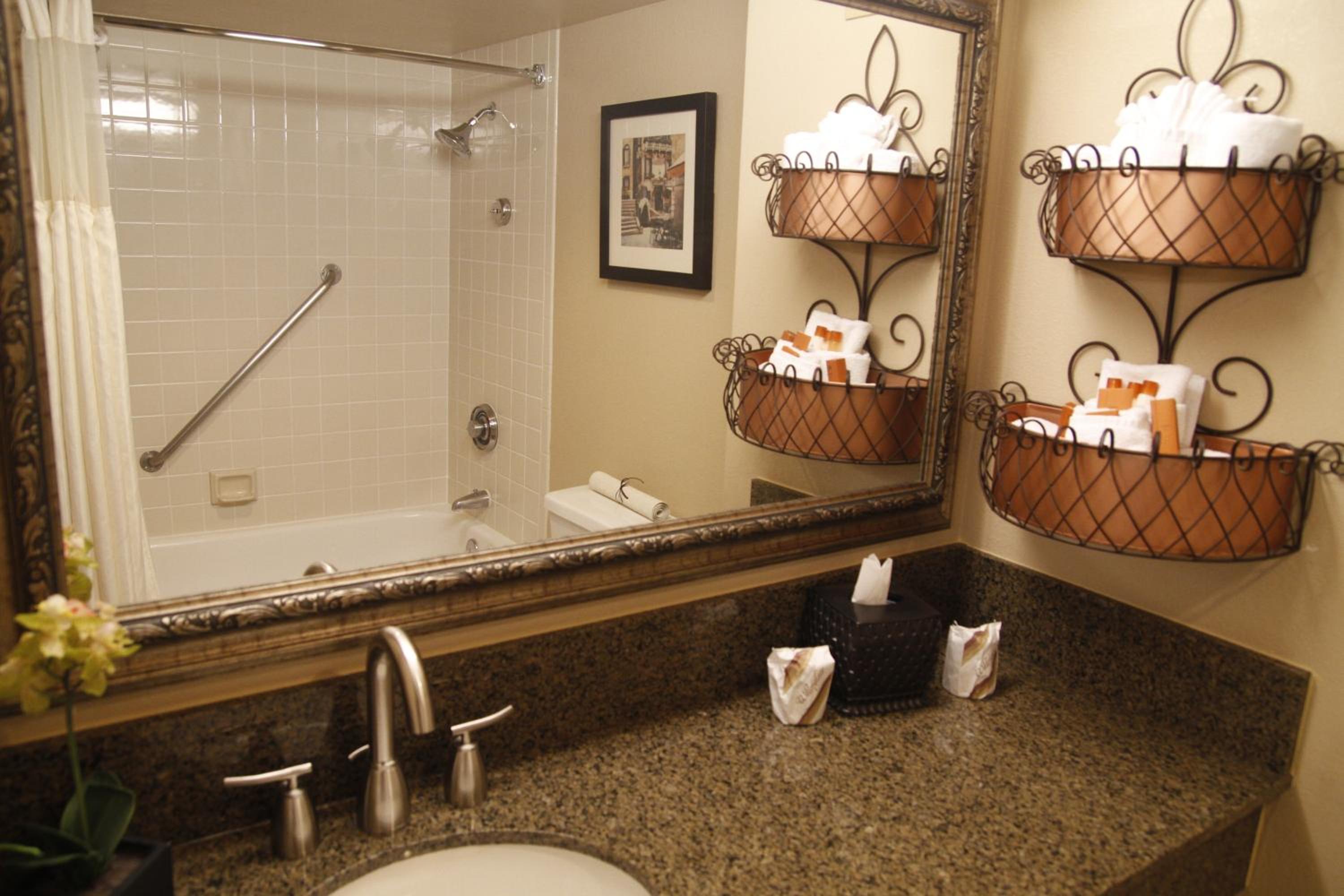 King Room - Non-Smoking - Photo 2