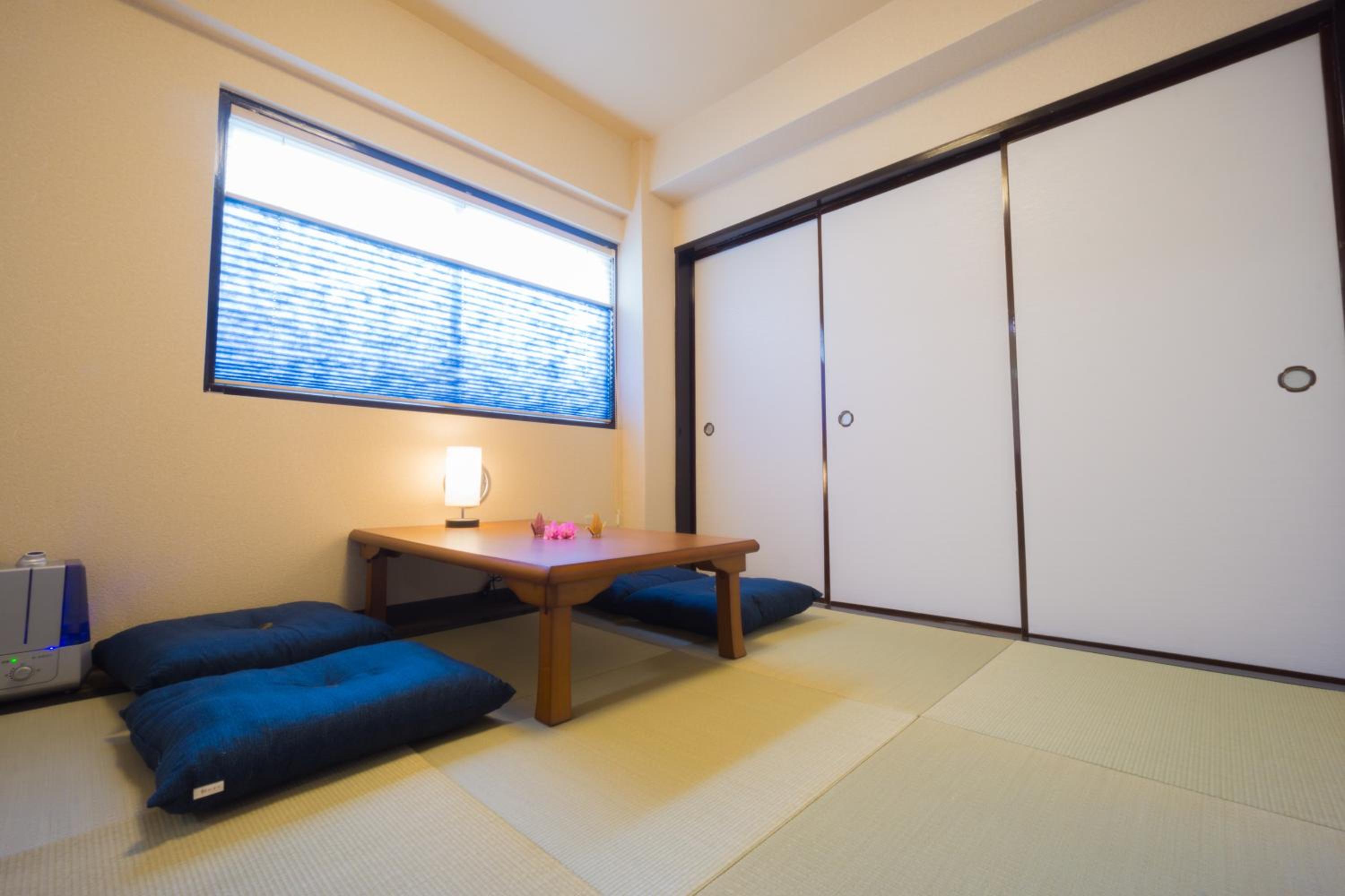 Japanese-Style Family Room photo 1
