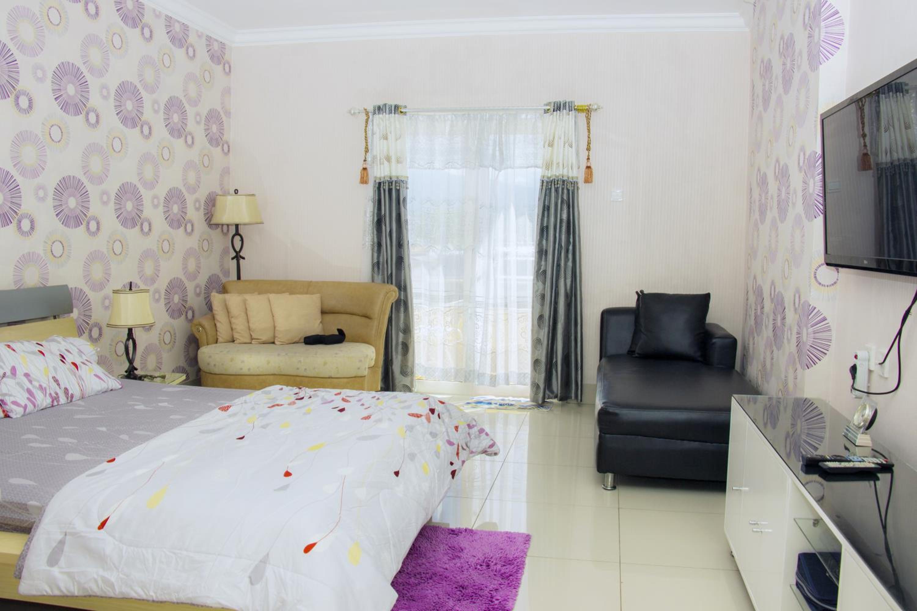 One-Bedroom Apartment - Photo 22