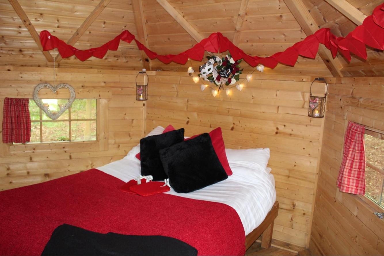 Hobbit Pod (2 Adults) photo 1