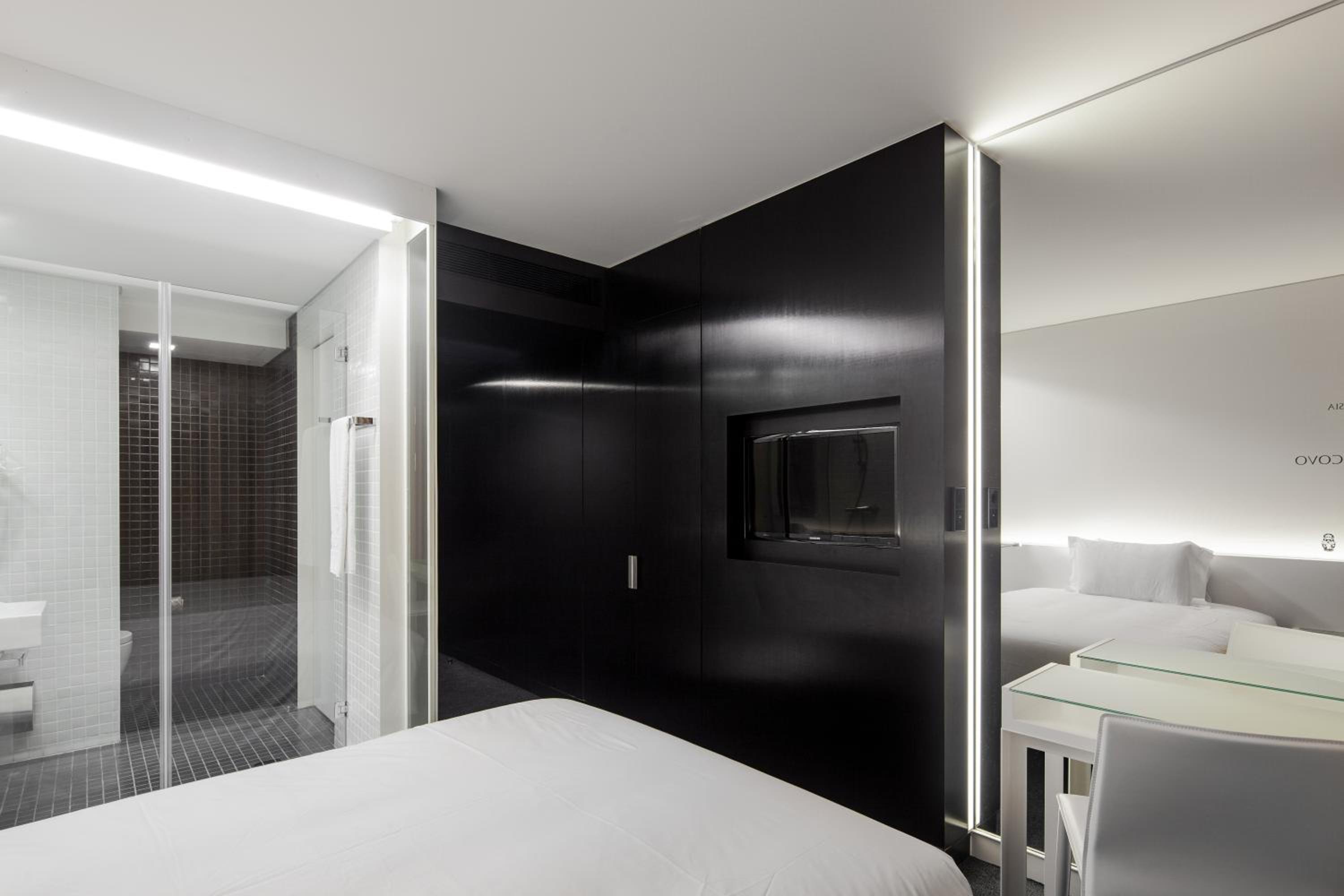 Superior Single Room thumbnail 6